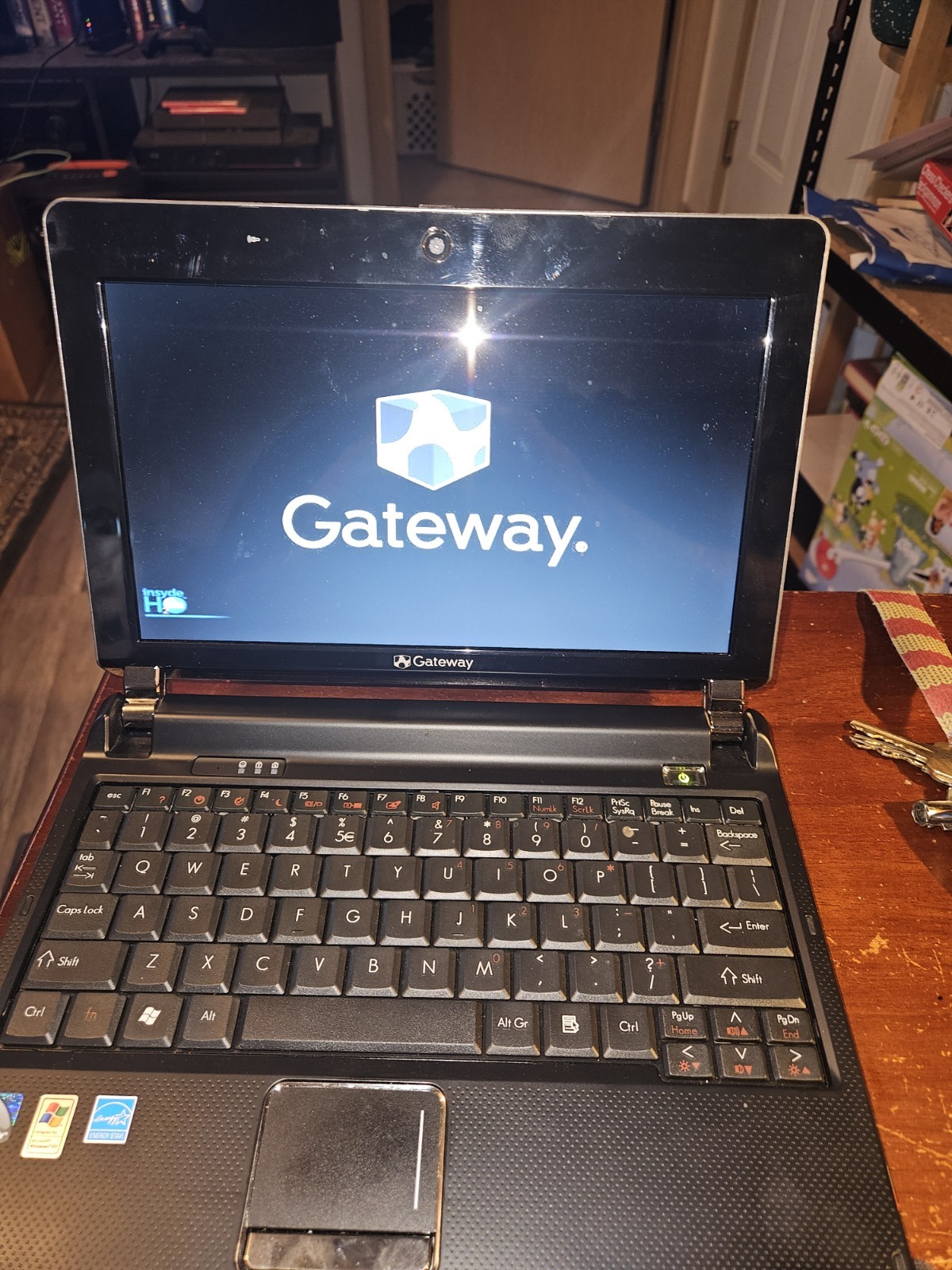 Gateway LT Series LT2022u Black Intel Atom N270(1.60 GHz) 10.1″ w/ cord & case
