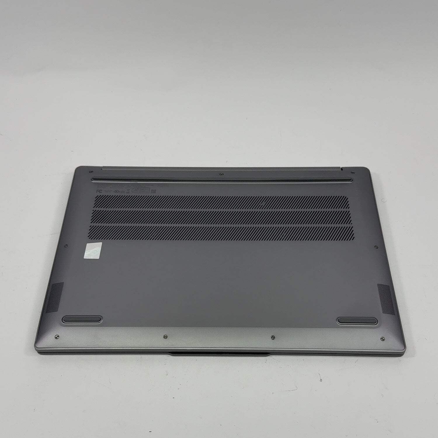 Lenovo IdeaPad Pro 5 16″ OLED Ultra 9 185H 32GB RAM 1TB SSD RTX 4050