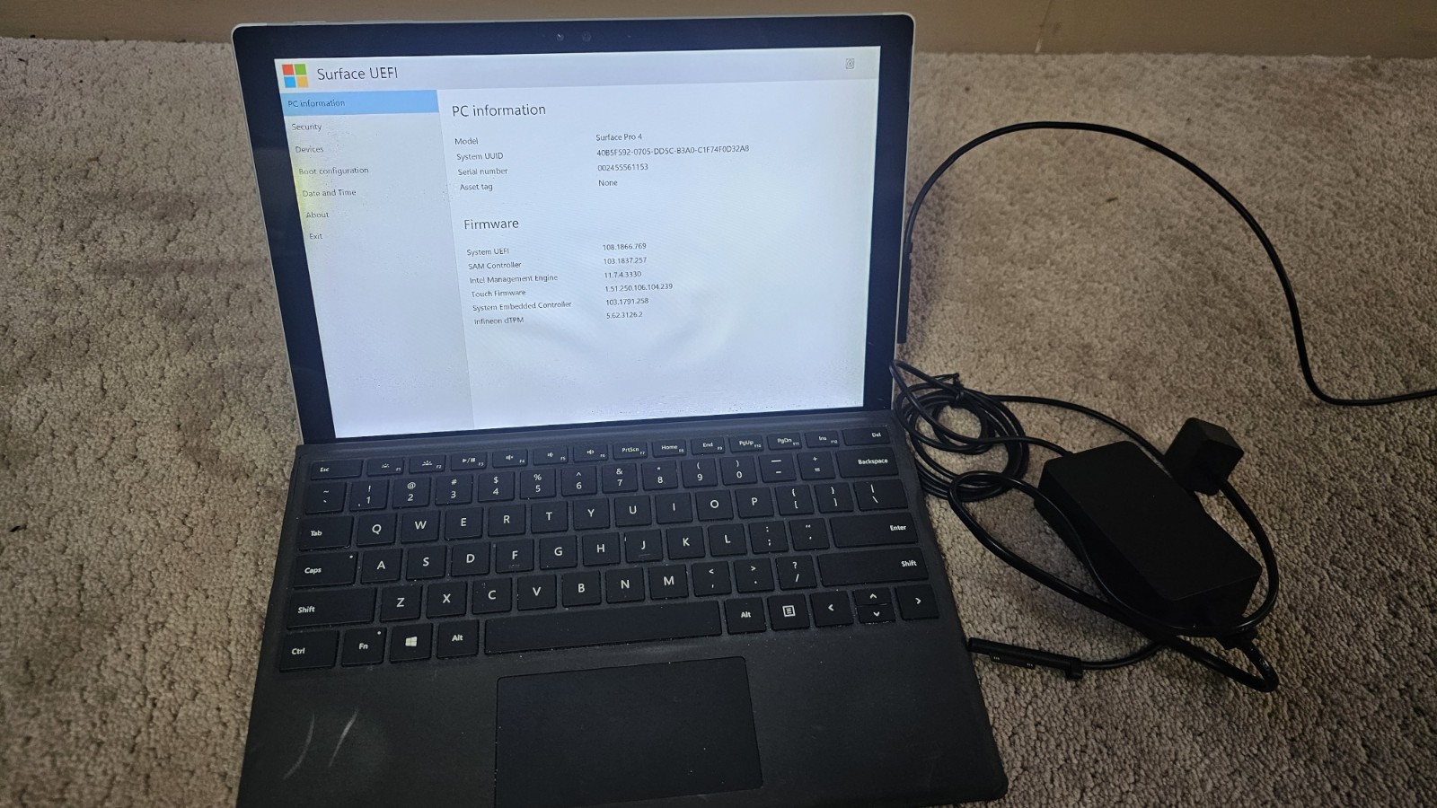 Microsoft Surface Pro 4 12″ Intel i5-6300U – 1724, Missing SSD