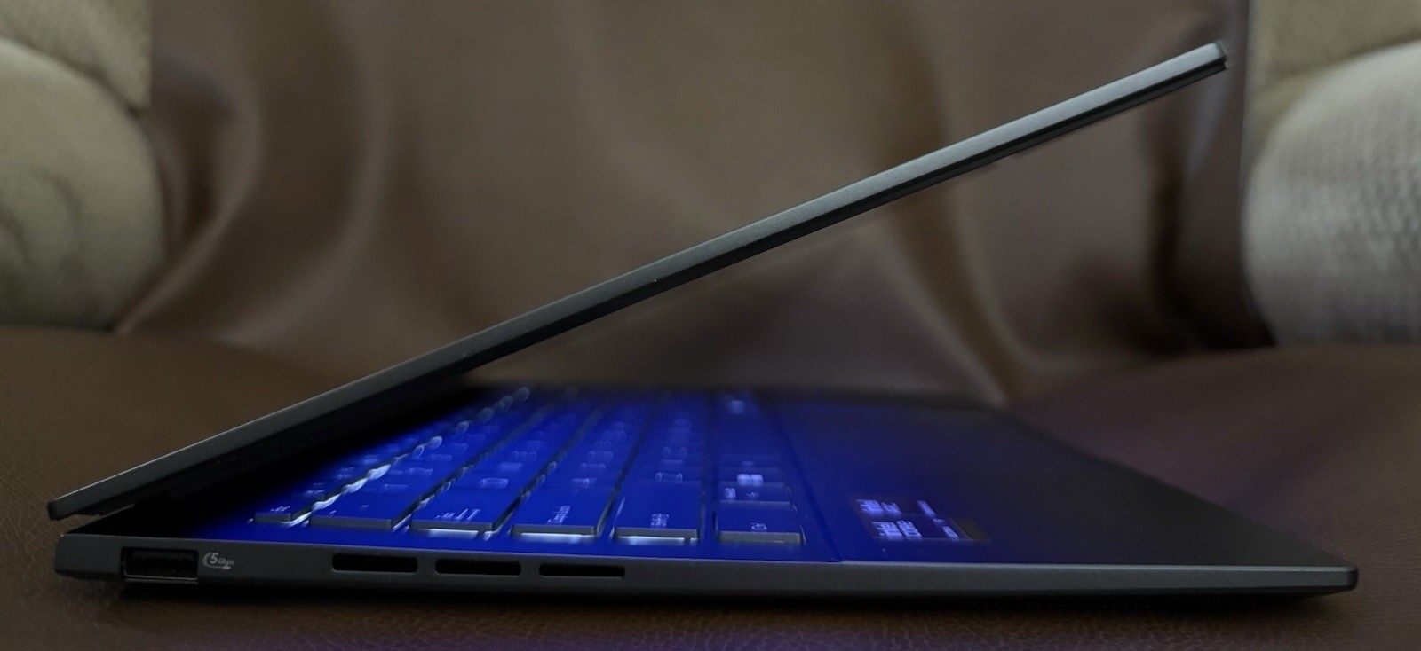 ASUS ZenBook 14 OLED Touch UX3405CA Ultra 9 285H 32GB RAM 1TB SSD Win11