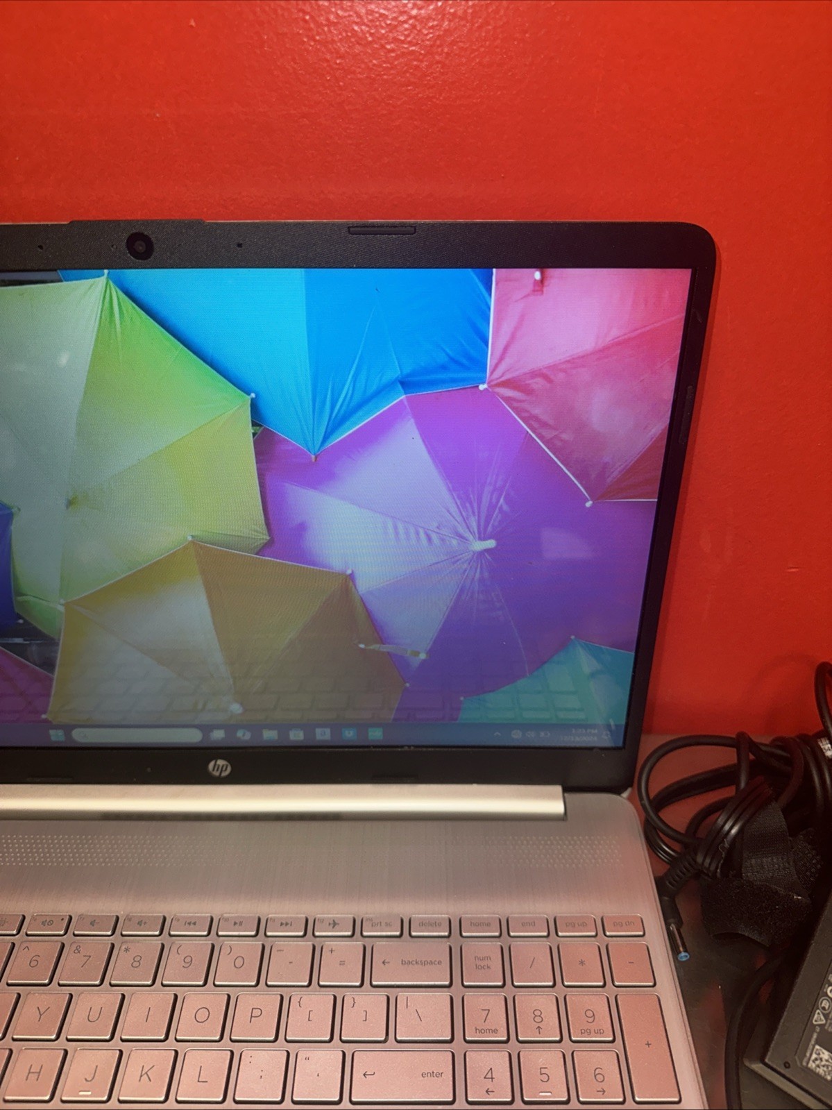 HP 15-ef1001ds 15.6″ Laptop AMD Athlon Gold 3150U (2.40 GHz) 8 GB Memory!