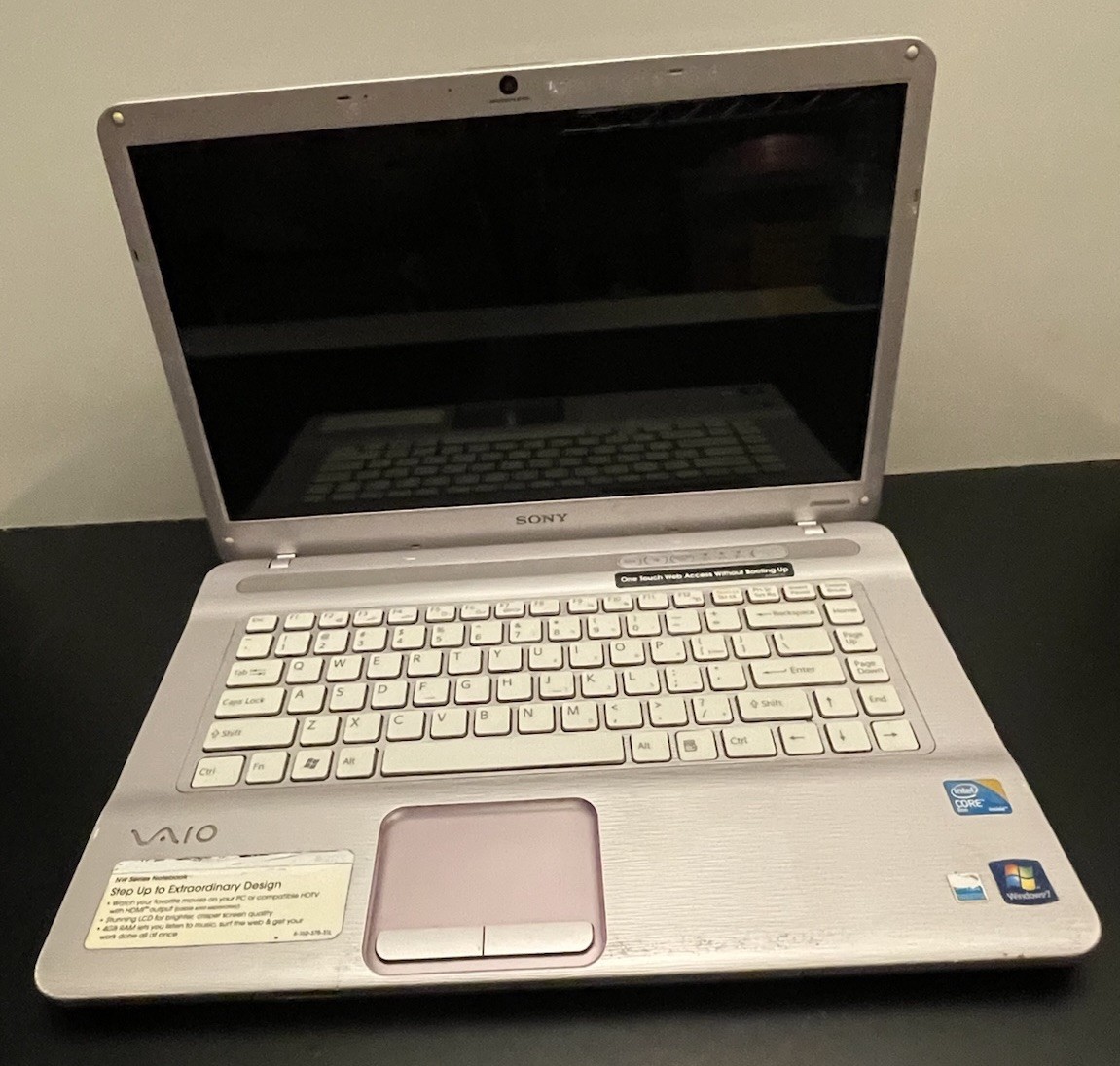 Sony VAIO PCG-7184L 15.6″ Laptop Pink With Black Base “READ”