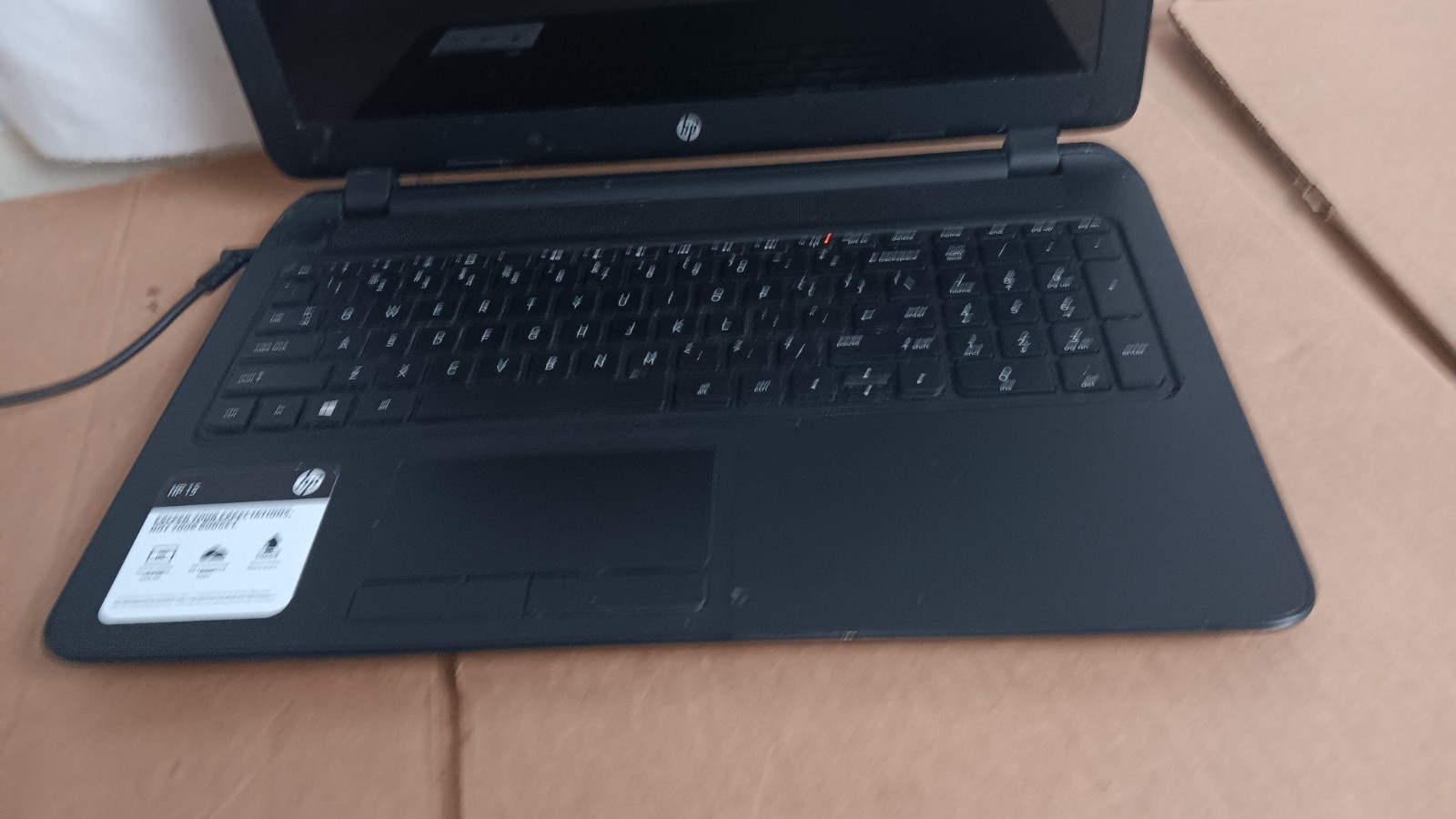 HP 15-F004dx Laptop AMD E1-2100 @ 1.0 GHz 15.6″ LCD screen, 500 GB HD For Parts