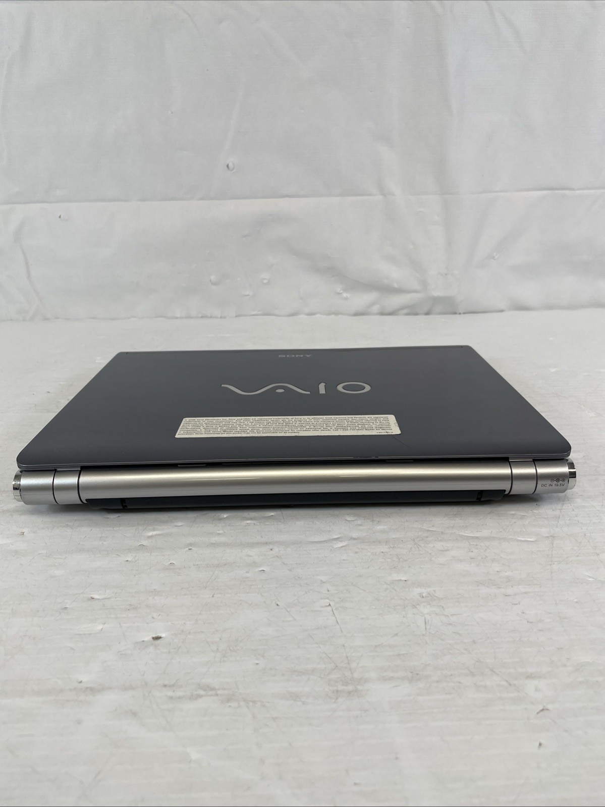 Sony VAIO VGN-SR290 Intel C2D P8400 2.26GHz 4GB RAM 100GB HDD Radeon Win10