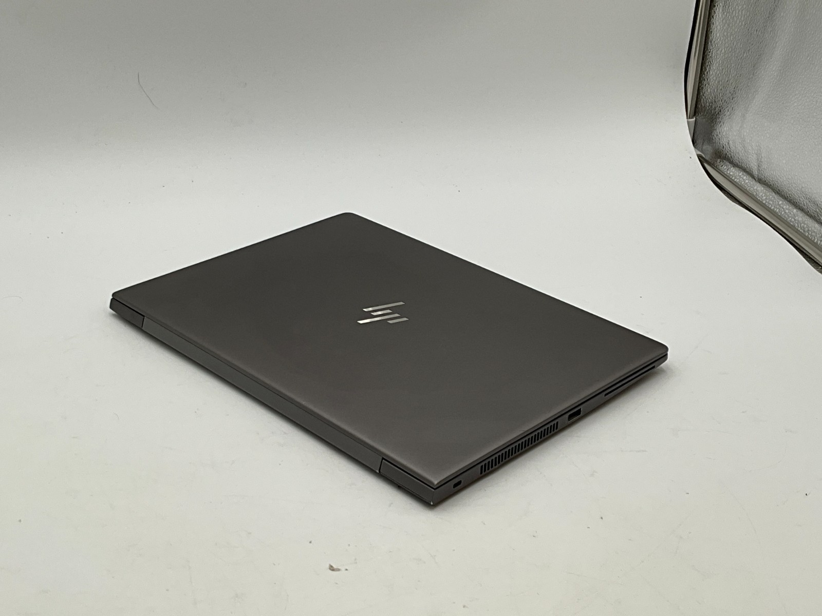 HP ZBook 14u G5 4VY18US i7-8650U 1.90G 16GB 512GB WIN 11 LAPTOP 5CG8526Z6T