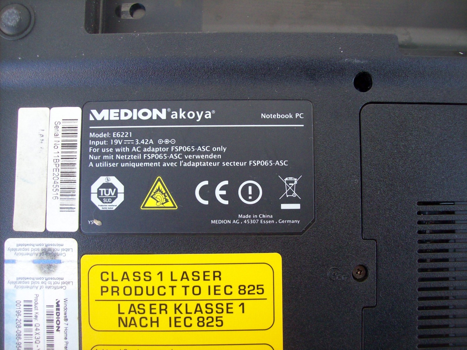 Laptop Medion Acoya E6221 screen damage spare part-001