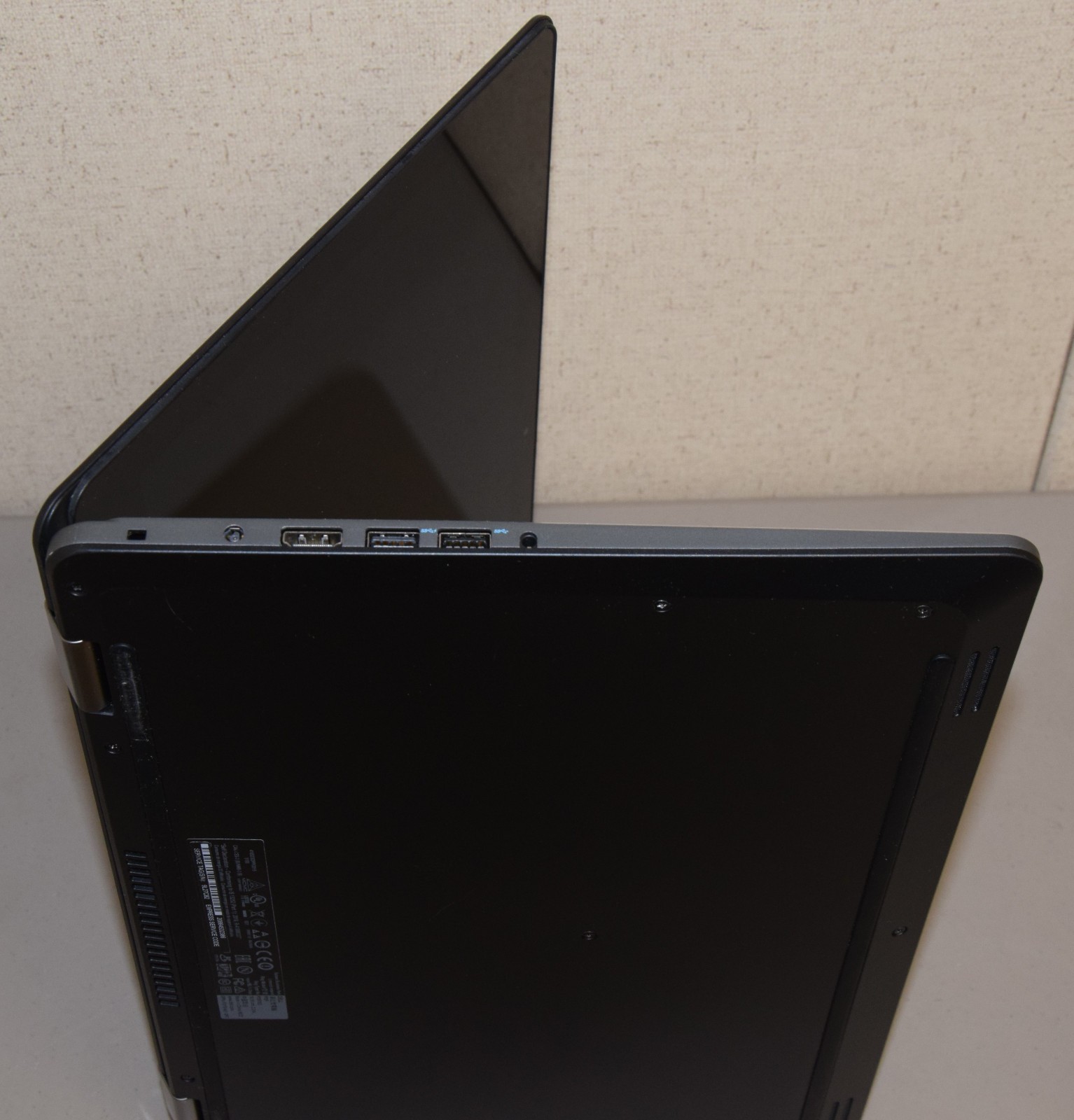 Dell Inspiron 15-7568 15.6″ Convertible Touchscreen i5-6200U 8GB DDR3 240GB SSD