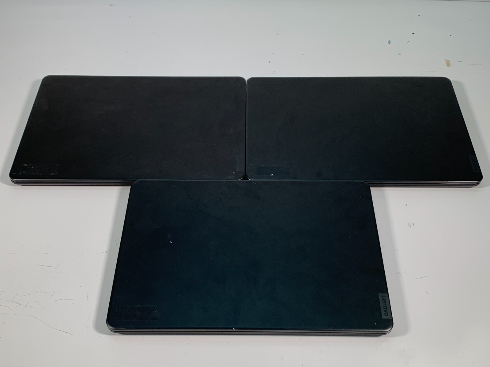 Lenovo 14w Gen 2 14″ AMD 3015e 4GB RAM 64GB eMMC No OS Lot of 3