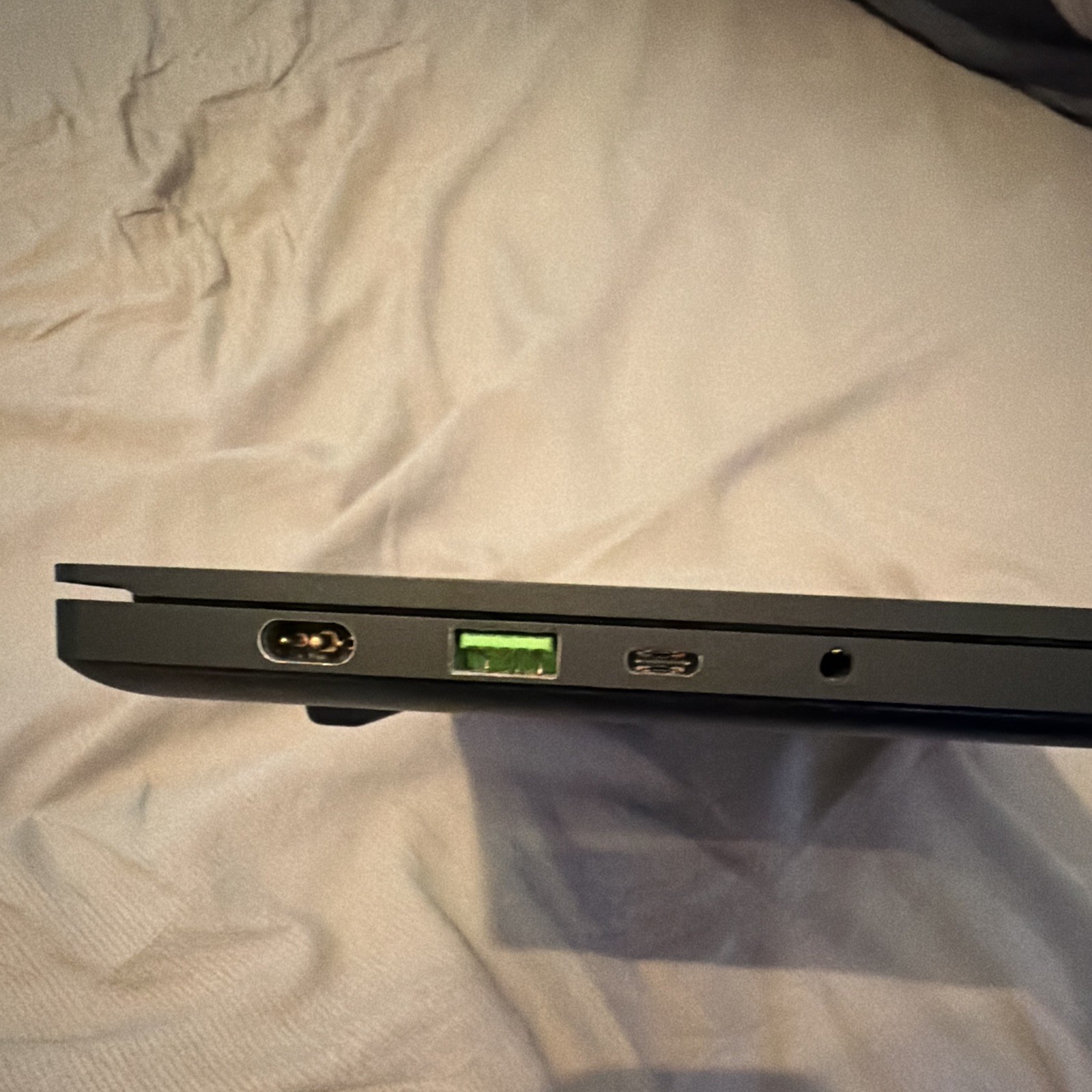 Razer Blade 14 QHD 165hz / Ryzen 9 5900HX /16GB / RTX 3070 / 1TB SSD/ Windows 11