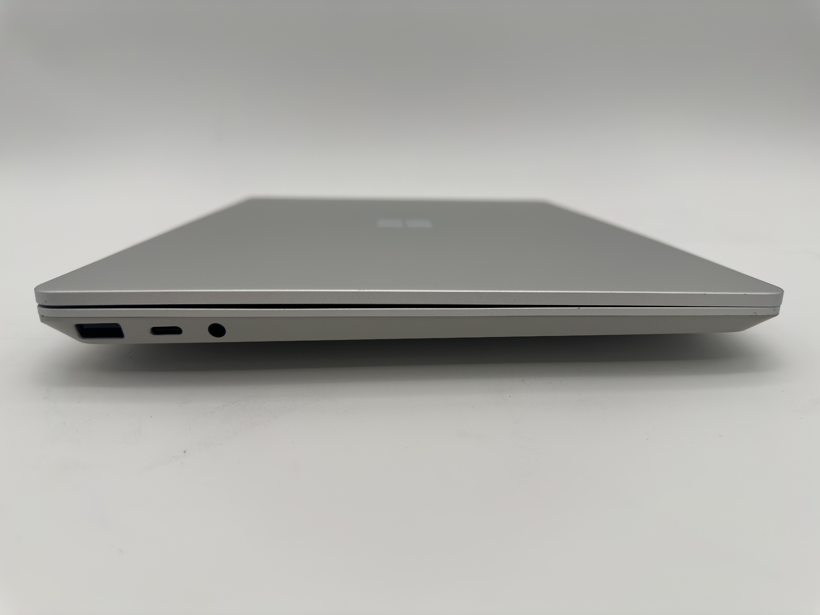 Microsoft Surface Go 1943 Core i5-1035G1@1.0GHz 8GB RAM 128GB SSD Win11P Grade B