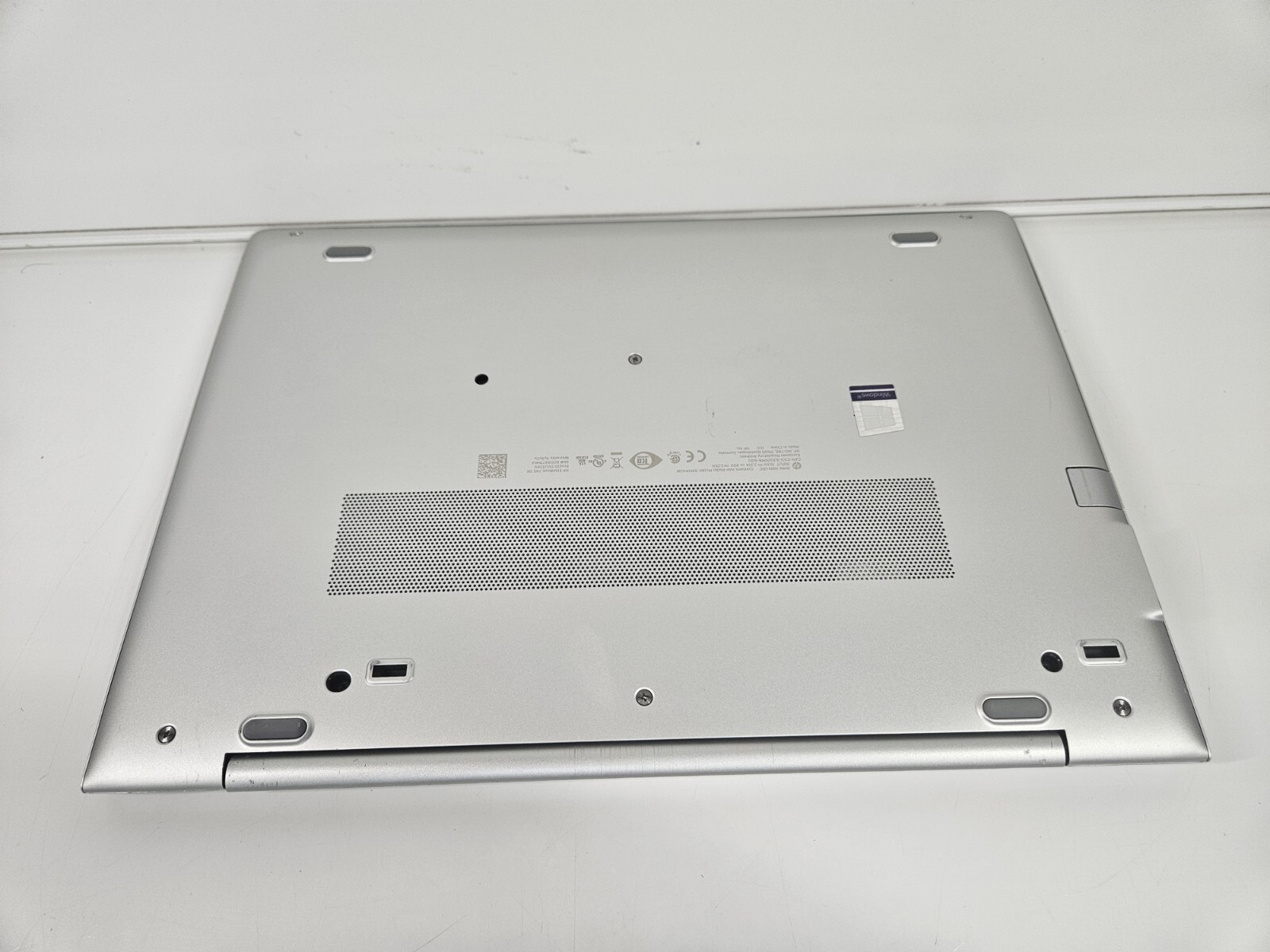 HP ELITEBOOK 745 G5 Laptop w/ AMD Ryzen 5 Pro 2500u 2.10 GHZ