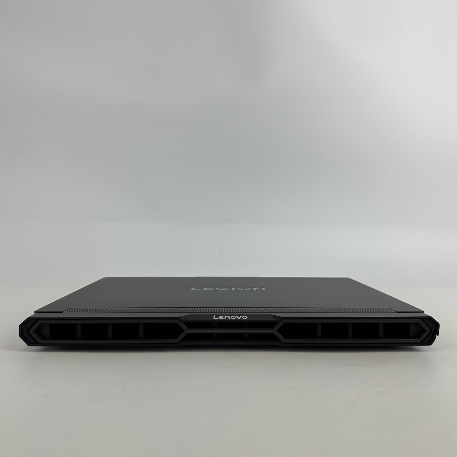 Lenovo Legion Pro 7i Gen 10 16 QHD+ Ultra 9 275HX 32GB 1TB RTX 5080 BENT FRAME