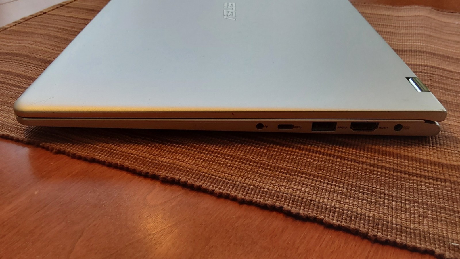 ASUS Q505UA-BI5T7 Laptop Intel Core I5-8250U 1.60GHz, 1TB HDD, 12GB RAM, WIN 11