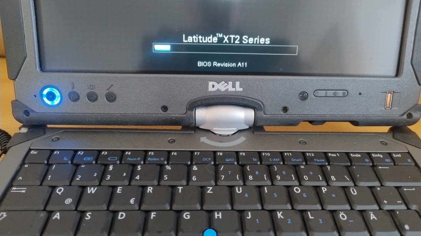 DELL LATITUDE XT2 XFR Touch Notebook Laptop Tablet GPS 5GB SSD Accessories RARE