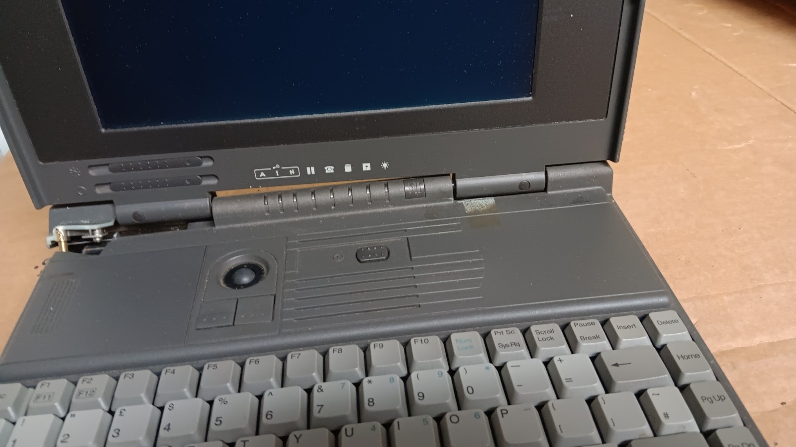 Vintage 1992 Twinhead SlimNote 486/33 Laptop Intel 486DX @ 33MHz processor Parts