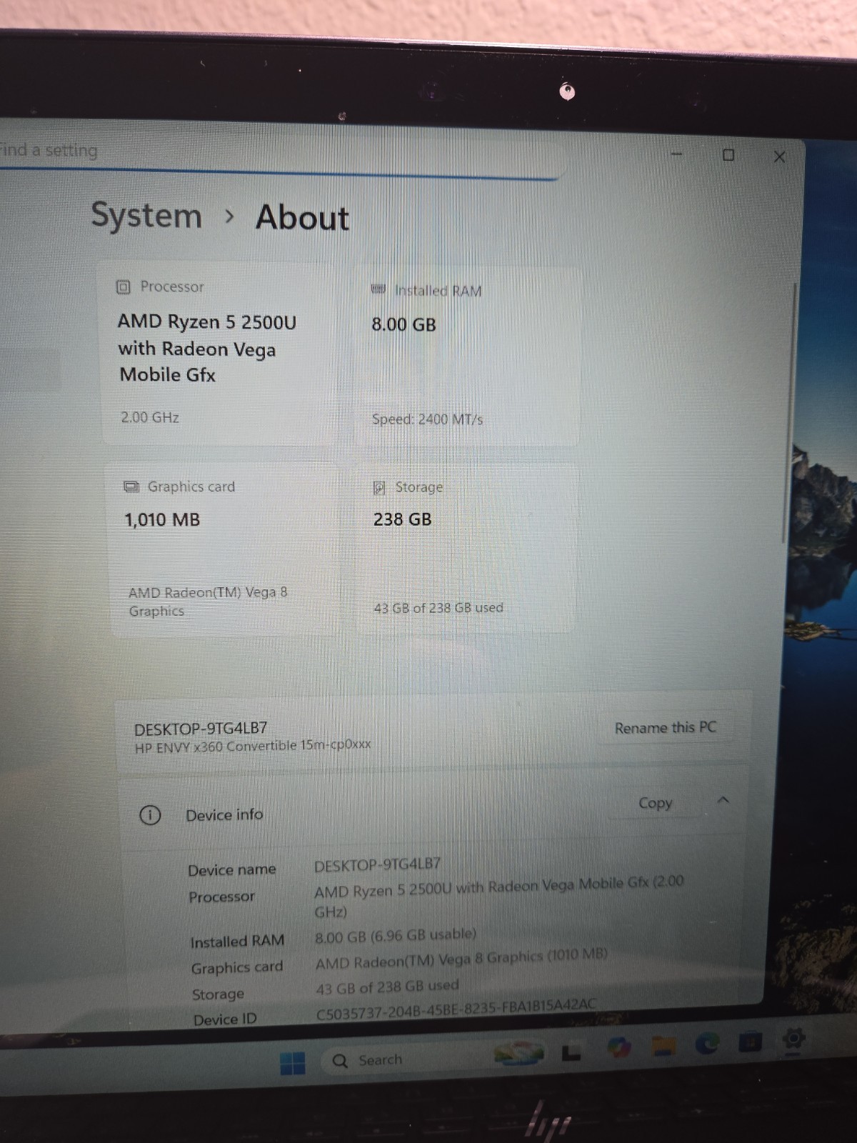 HP Tscr 15,6/ 2in1/ Ryzen 5-2500u/ Radeon GFX/ 8Gb/ Ssd 255Gb/ Battery/ NO AC