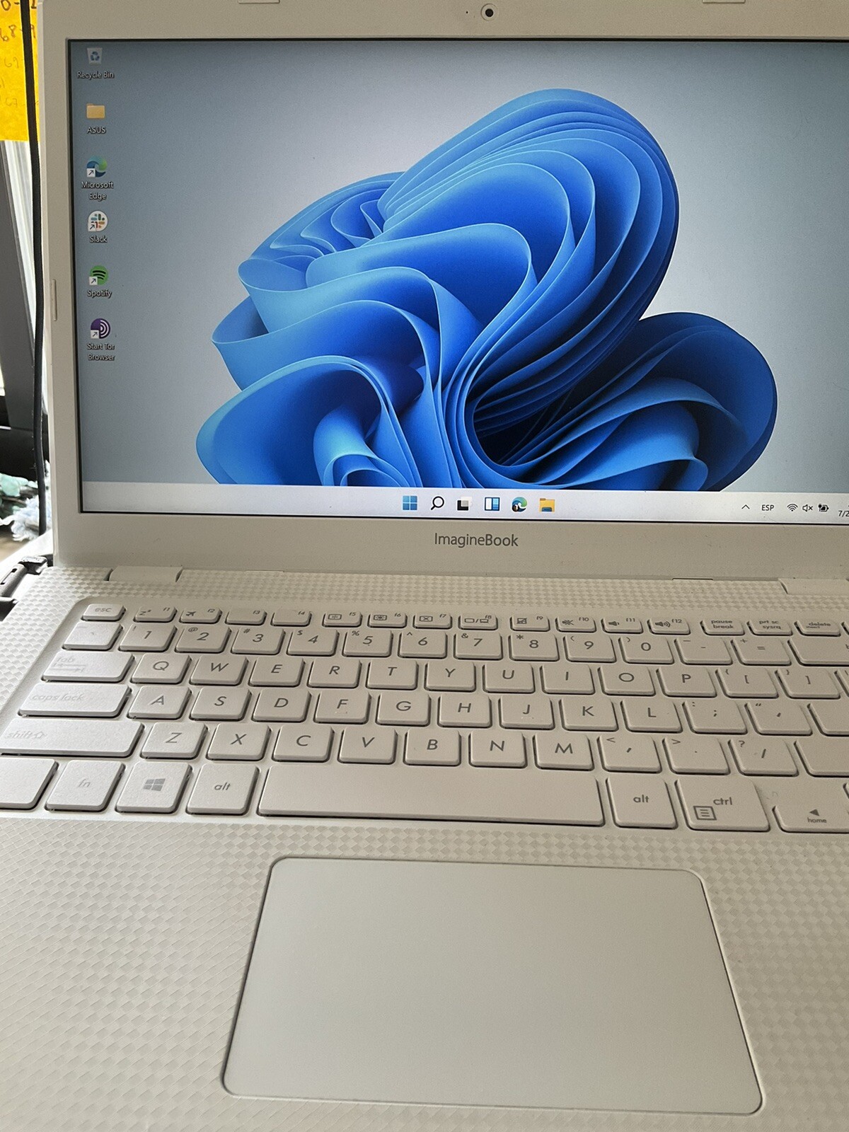 ASUS ImagineBook MJ401TA 14 inch (128GB, Intel Core M, 3.40GHz,4GB)…