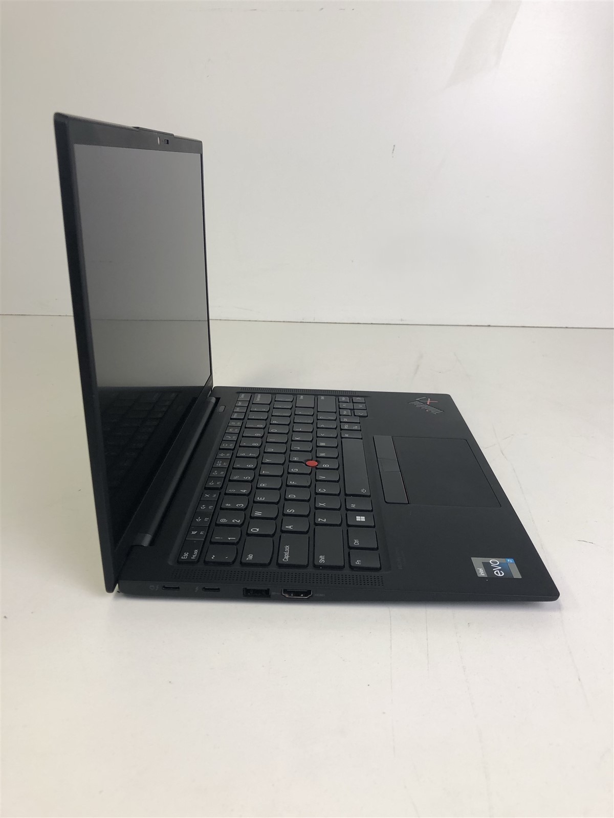 Lenovo ThinkPad X1 Carbon Gen 10: Intel Core i7-1260P 2.1GHz – 16GB – 512GB