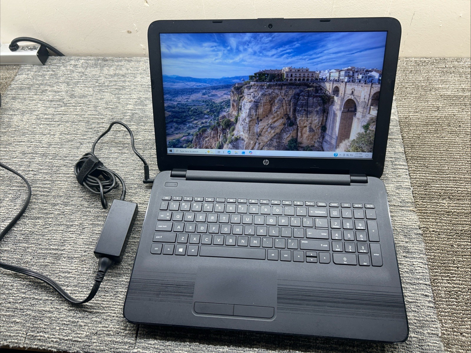 HP Notebook 15.6” – 15-ba018wm AMD E2-7110 Quad-Core APU, 4GB RAM 014912
