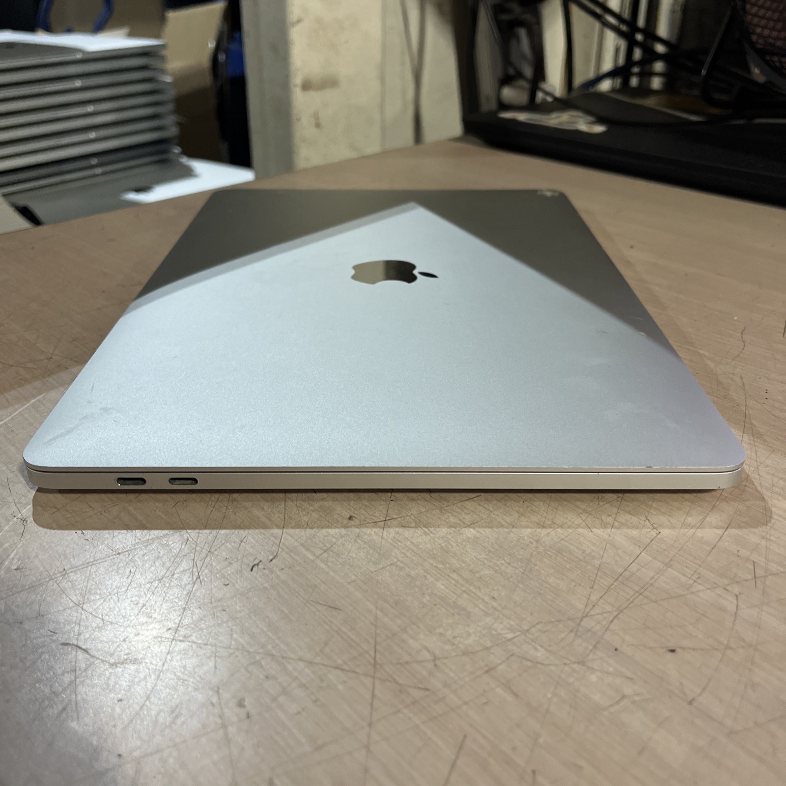 APPLE MACBOOK PRO 13″ TOUCH/MID-2017 CORE I5-7267U 3.1GHZ 8GB RAM 256SSD ,