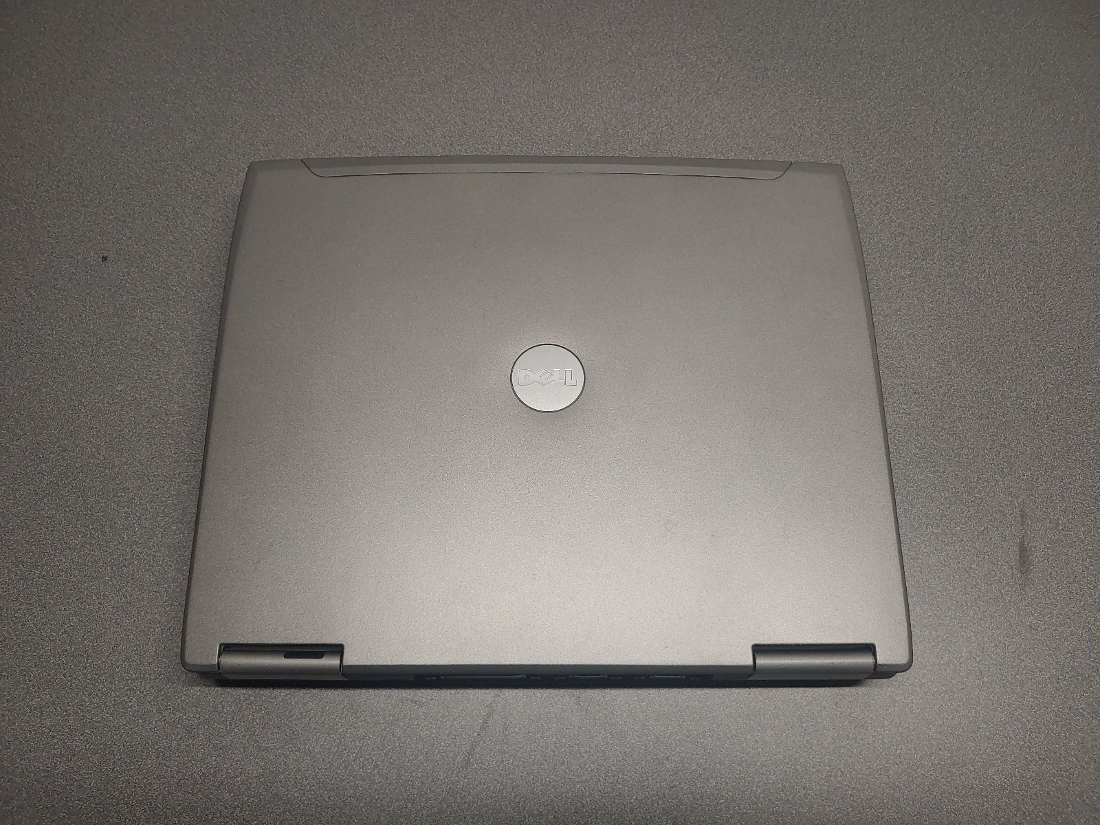 Dell Latitude D610 Intel Pentium M 1.6GHz, 2GB RAM, 40GB HDD, Windows XP w/ Bag