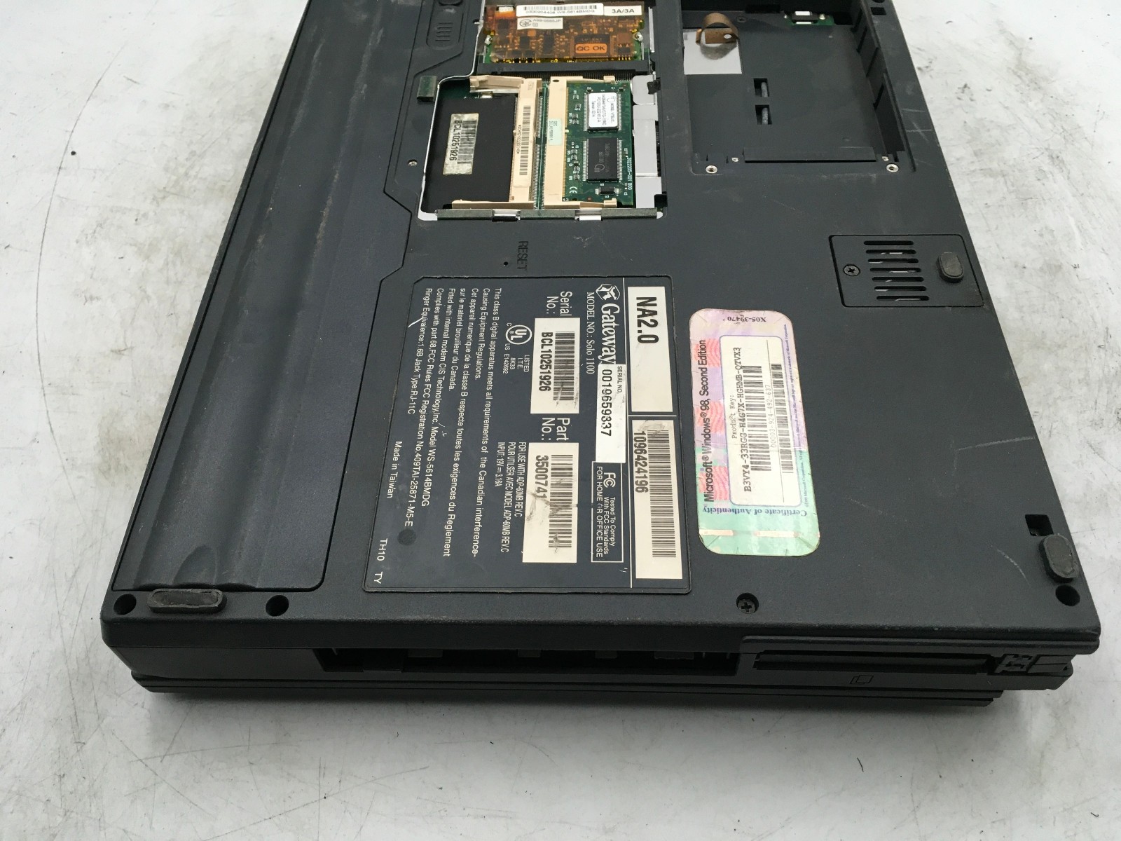 GATEWAY SOLO 1100 – FOR PARTS/REPAIR – Intel Celeron – 32MB RAM – READ DESC – BB