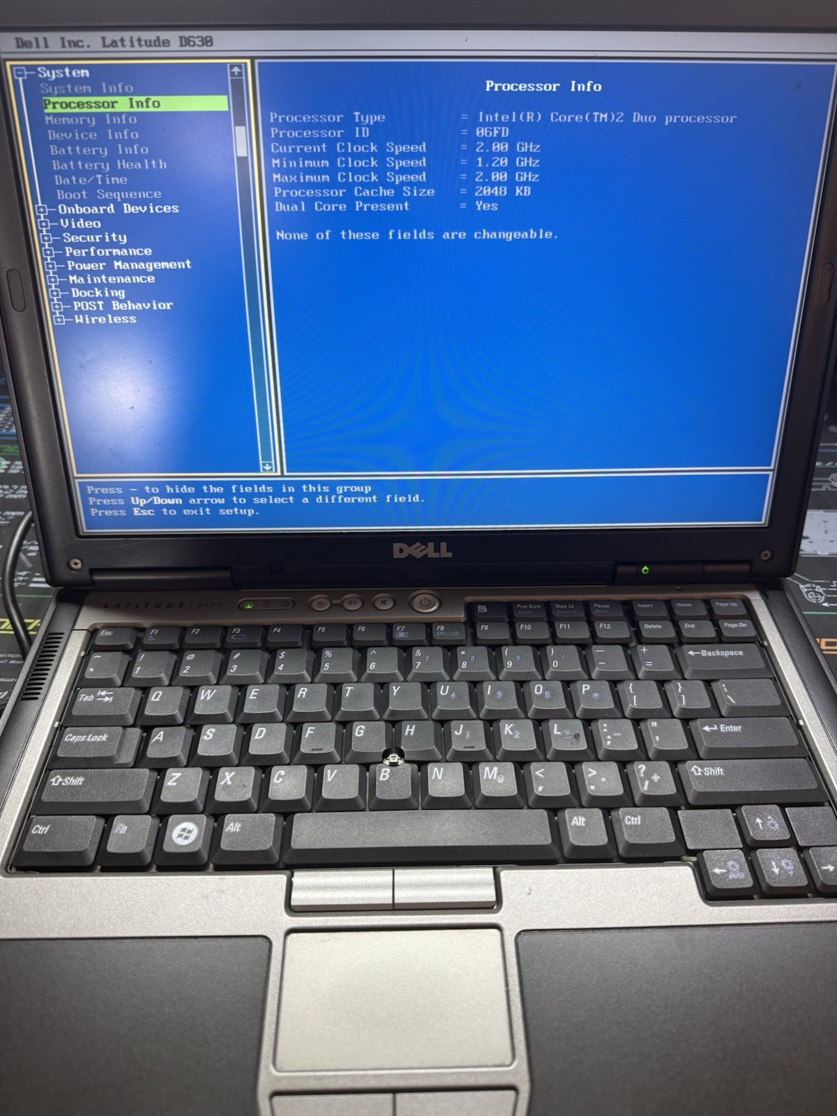 Dell Latitude D630 Laptop Intel Core, 2.5GB RAM , 80GB HDD Win XP BATTERY ISSUE