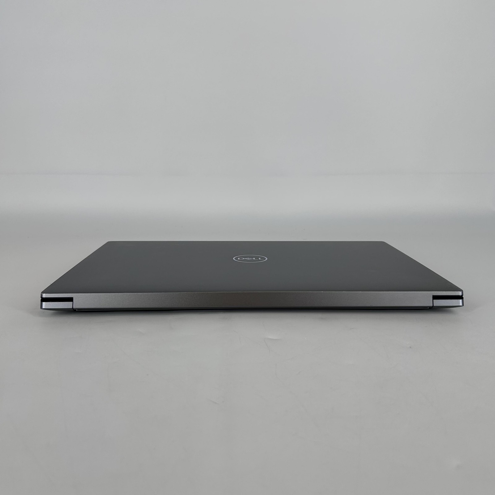 Dell Precision 5570 15.6 Gray FHD+ 2.5 GHz i9-12900H 32GB 1TB SSD Very Good