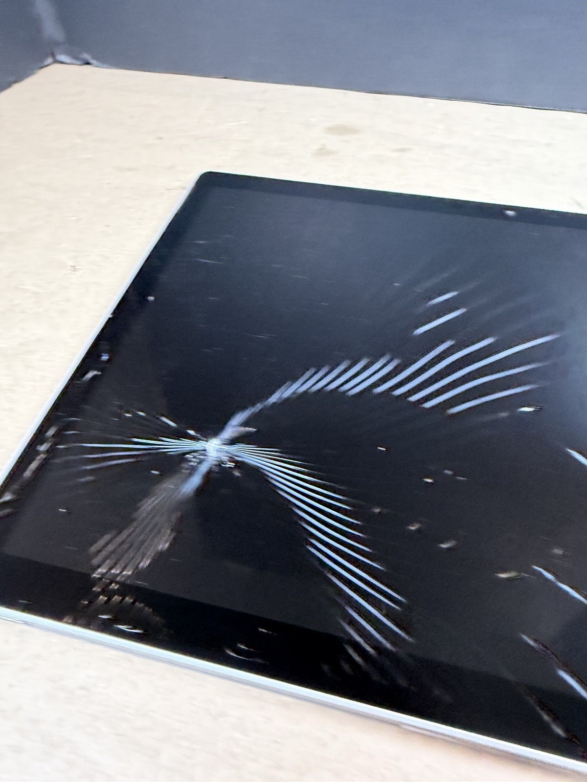 Microsoft Surface Book 2 1832 Monitor Only Works should beat the monitor
