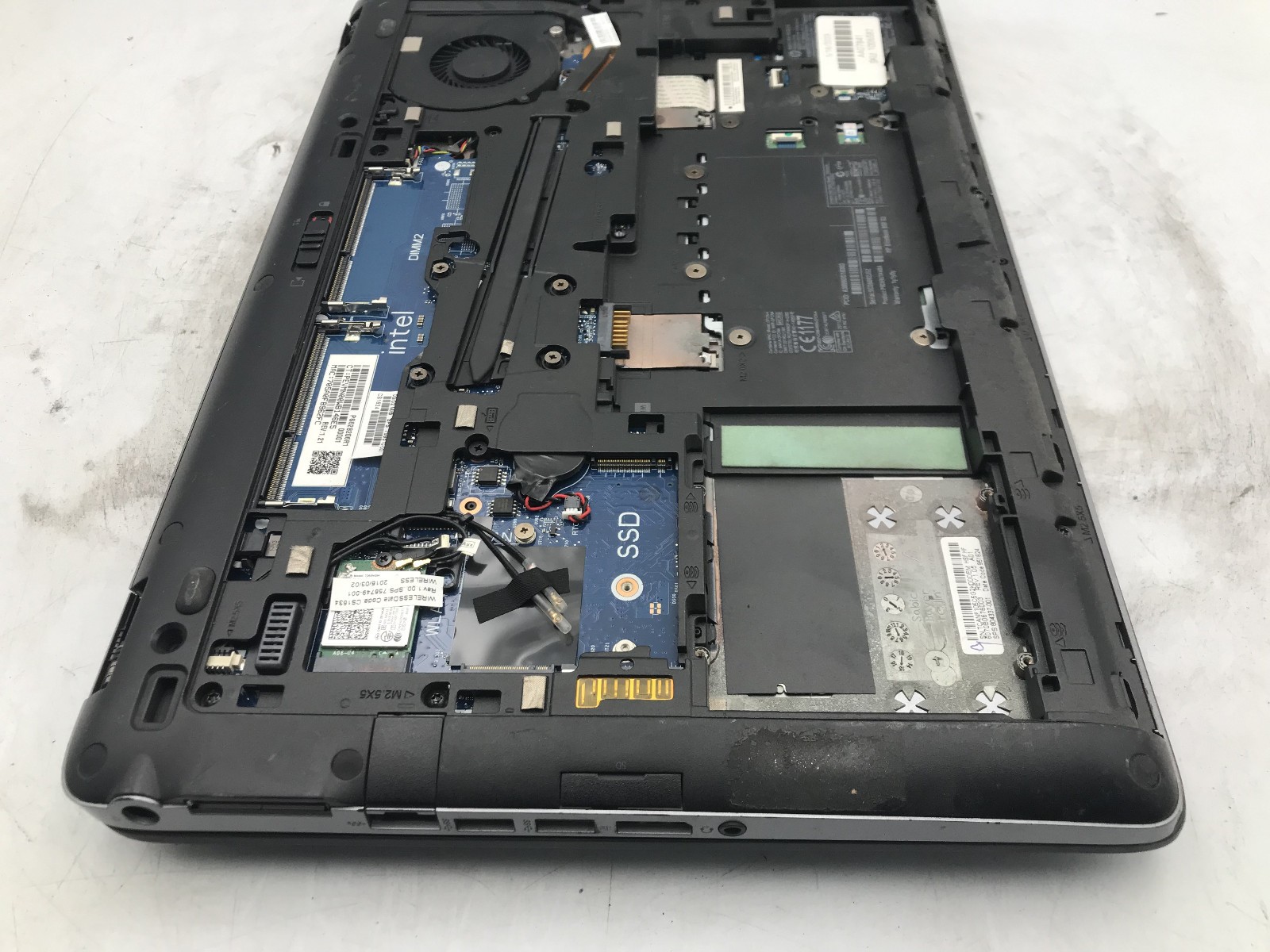HP ELITEBOOK 850 G2 – FOR PARTS/REPAIR – INTEL I5 5200U – NO RAM – READ DESC -BB