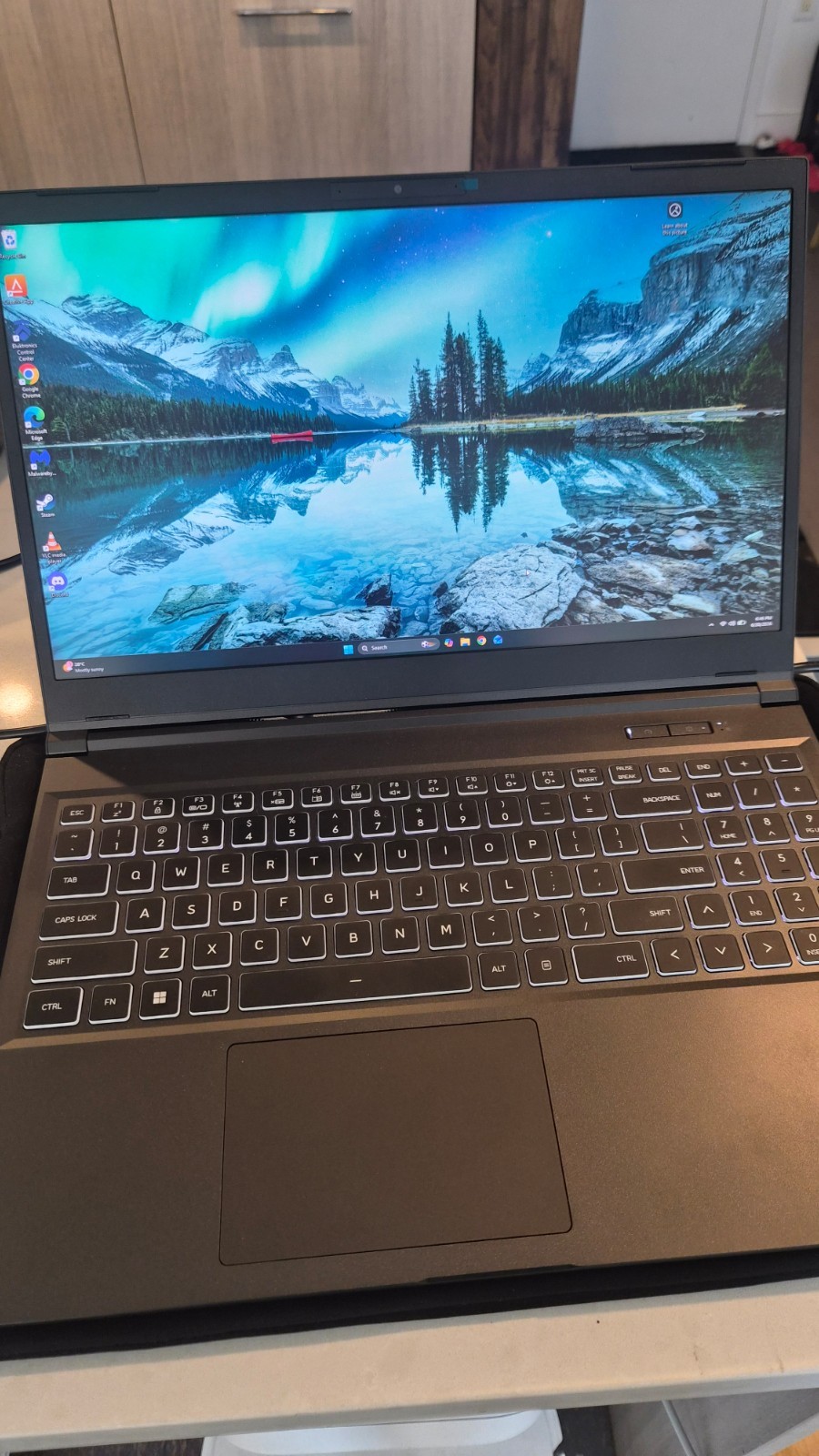 Eluktronics RP-15 15.6″ RTX 4070 Gaming Laptop AMD R7 7840HS 16GB RAM 512GB SSD