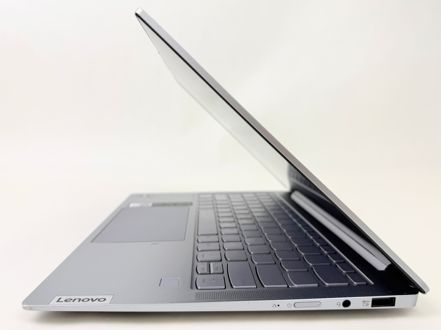 Lenovo Slim 7 14IRP8 14″ 2.8K 2880×1800 Touch i7-1360P 16GB 1TB SSD W11H