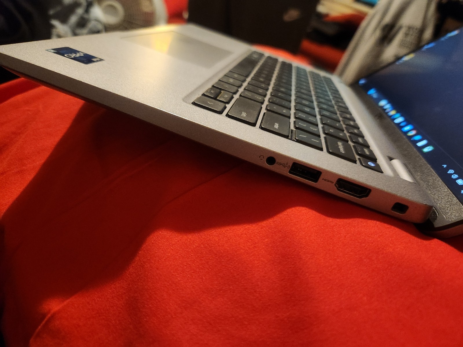 Dell 14″ Silver Notebook Laptop Intel vPro Built-in Webcam Wi-Fi Microphone