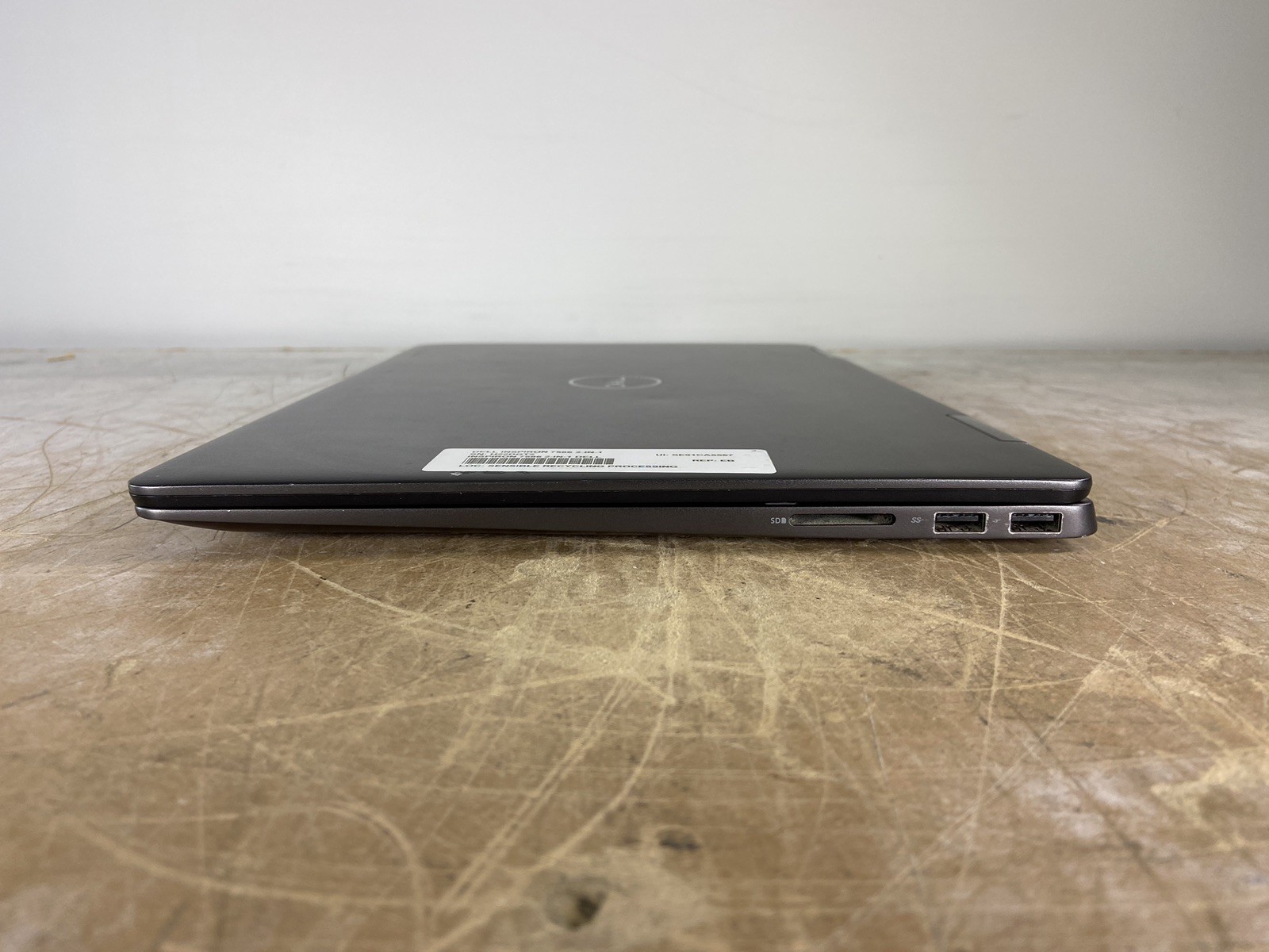 DELL INSPIRON 7586 2-IN-1 i7-8565U @ 1.80GHz, 8GB RAM, NO HDD/OS