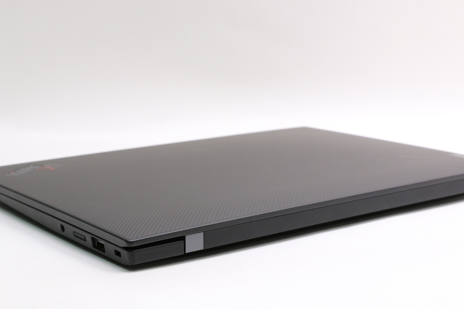 14″ UHD+ Lenovo ThinkPad X1 Carbon Gen 10, i7-1270P, 32GB, 1TB SSD, 4K!