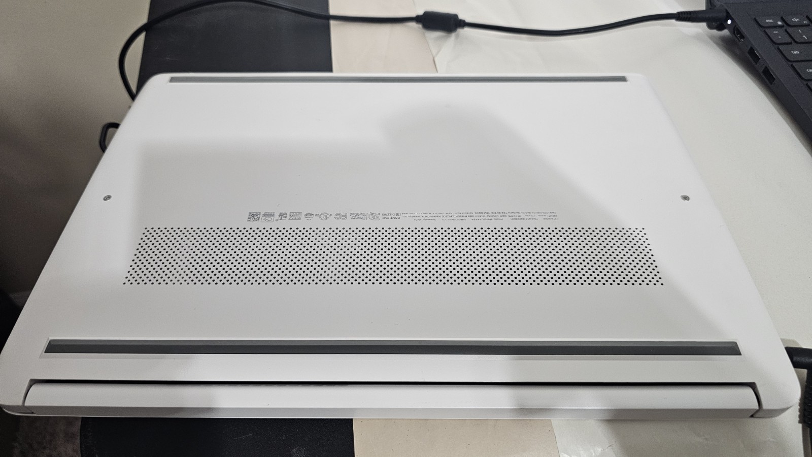 Hp Laptop 14-dq0032dx Win 11 Pro, With Charger