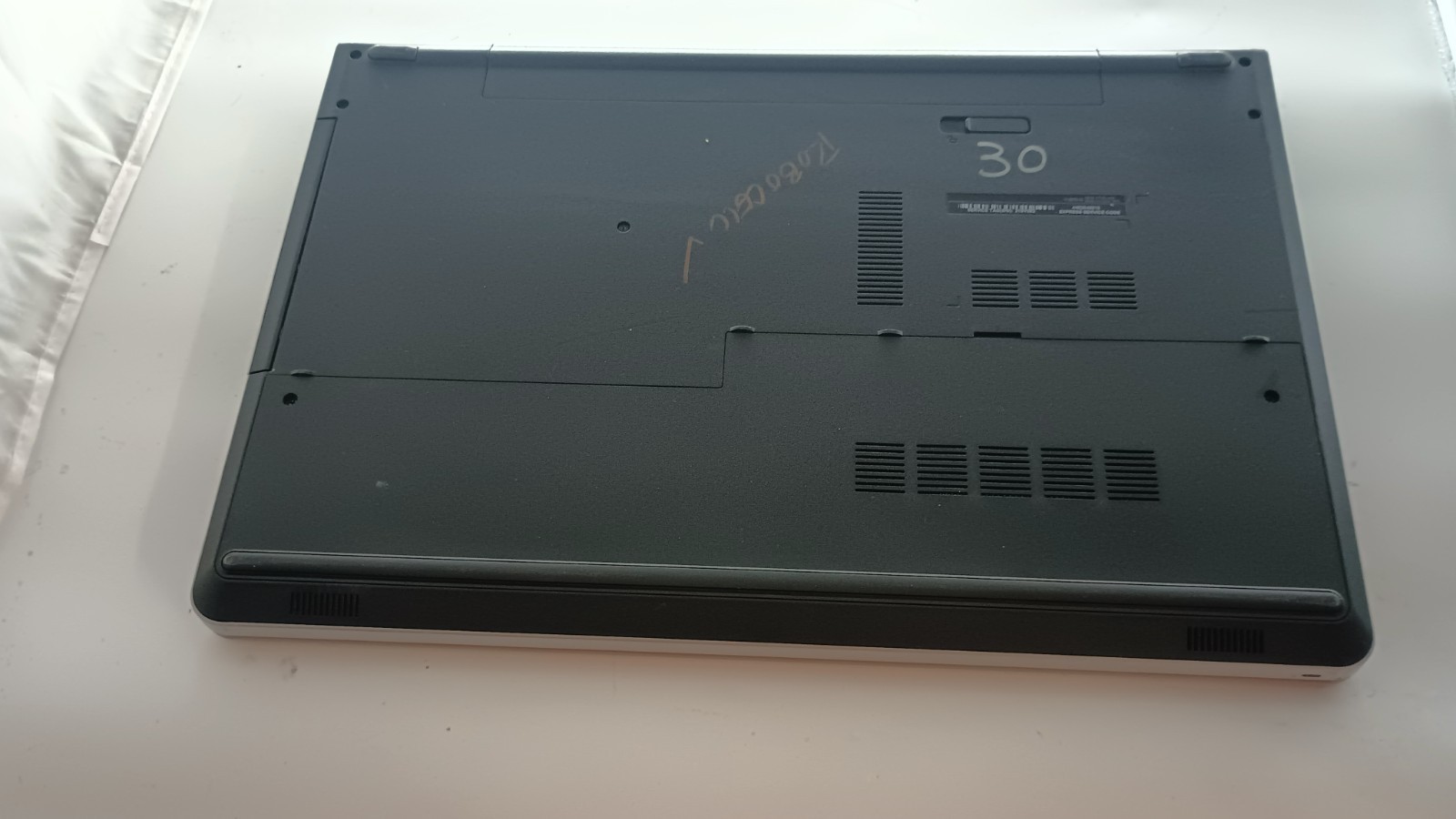 11061 Inspiron5755 Gamer w/Charger.Radeon R5.8GB.250GB SSD.17.3″.Optical.W11.