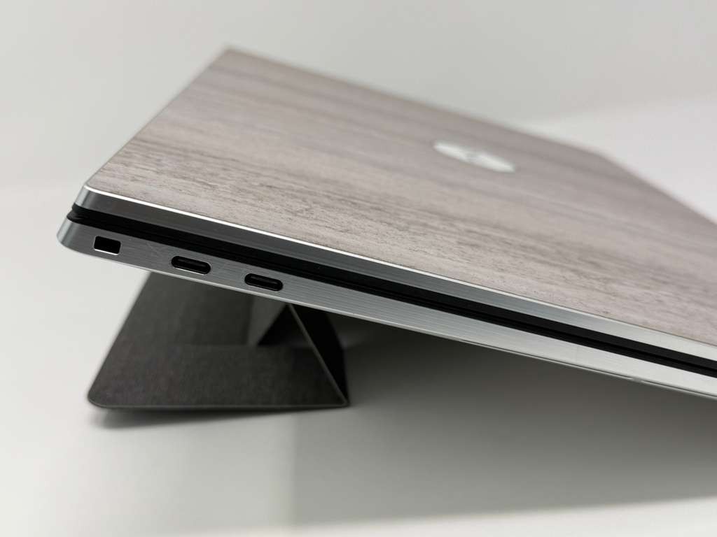Dell XPS 17 9710 Touch | i9, 64GB RAM, 3TB NVMe + AORUS RTX 3090 eGPU Bundle