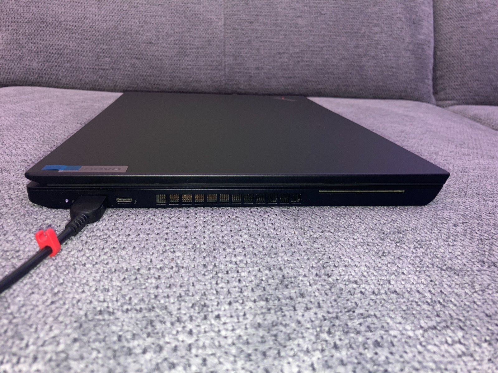 Laptop 15.6″, 32GB RAM, 1TB NVMe, NVIDIA Graphics 8GB, Lenovo P15v (20TQ003RGE)