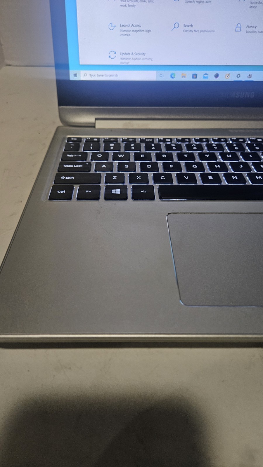 Samsung Notebook 7 Spin NP740U5L-Y02US 15.6” Touch i7 12GB 1TB 940MX Win10