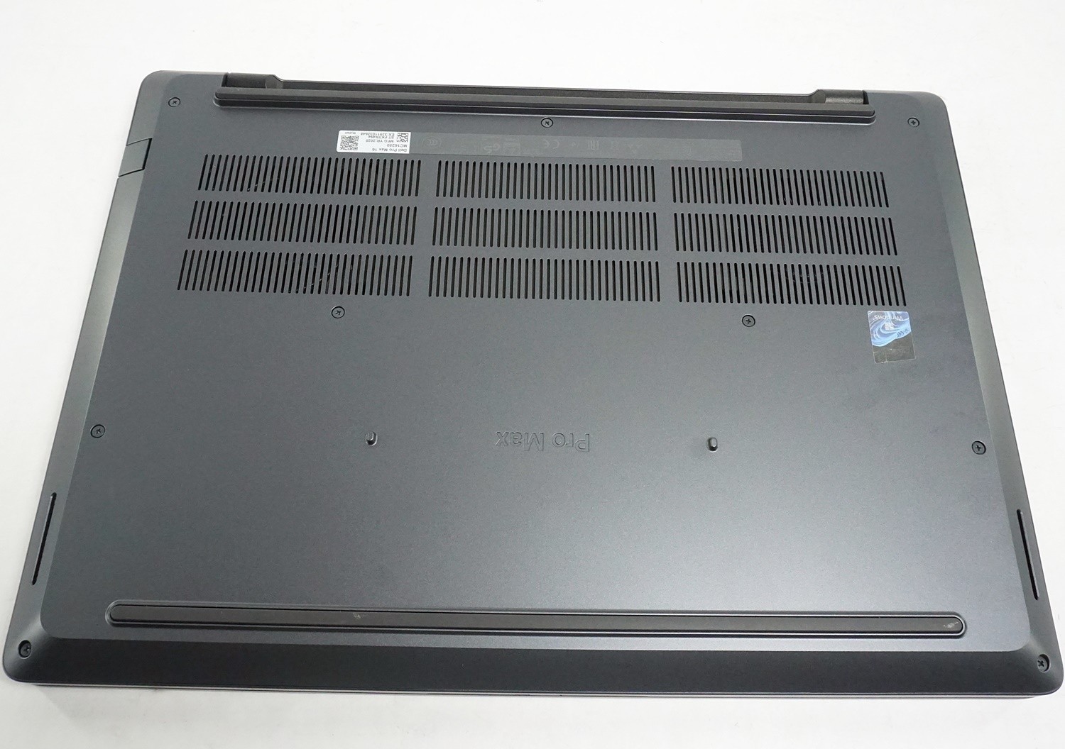 Dell Pro Max 16 MC16250 Ultra 7 265H 16″ FHD 32GB RAM 1TB WIN 11 Pro 1 TB NVMe