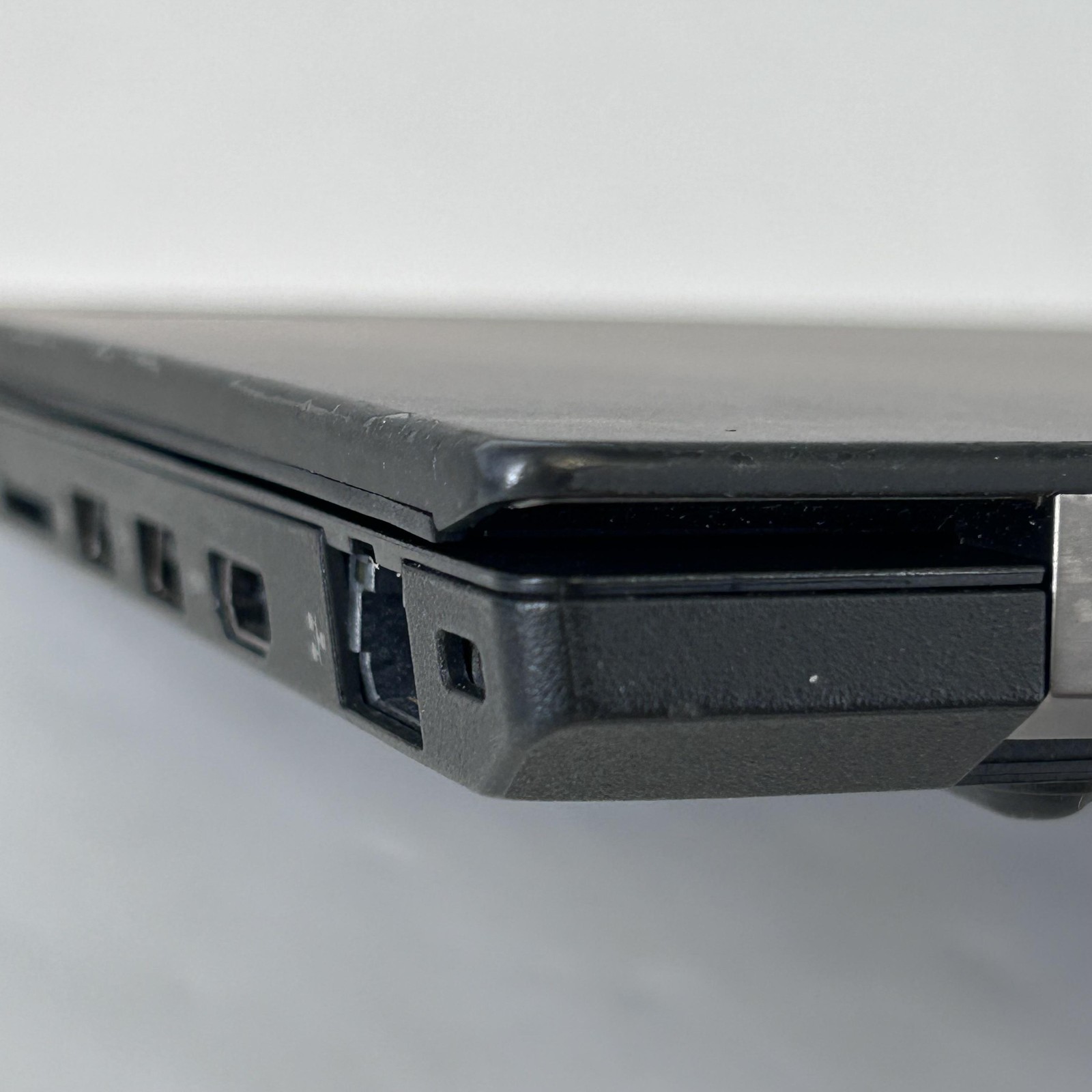 Lenovo ThinkPad T580 15.6 FHD TOUCH i7-8650U 1.90GHz 16GB 256GB SSD FRAME SPLIT