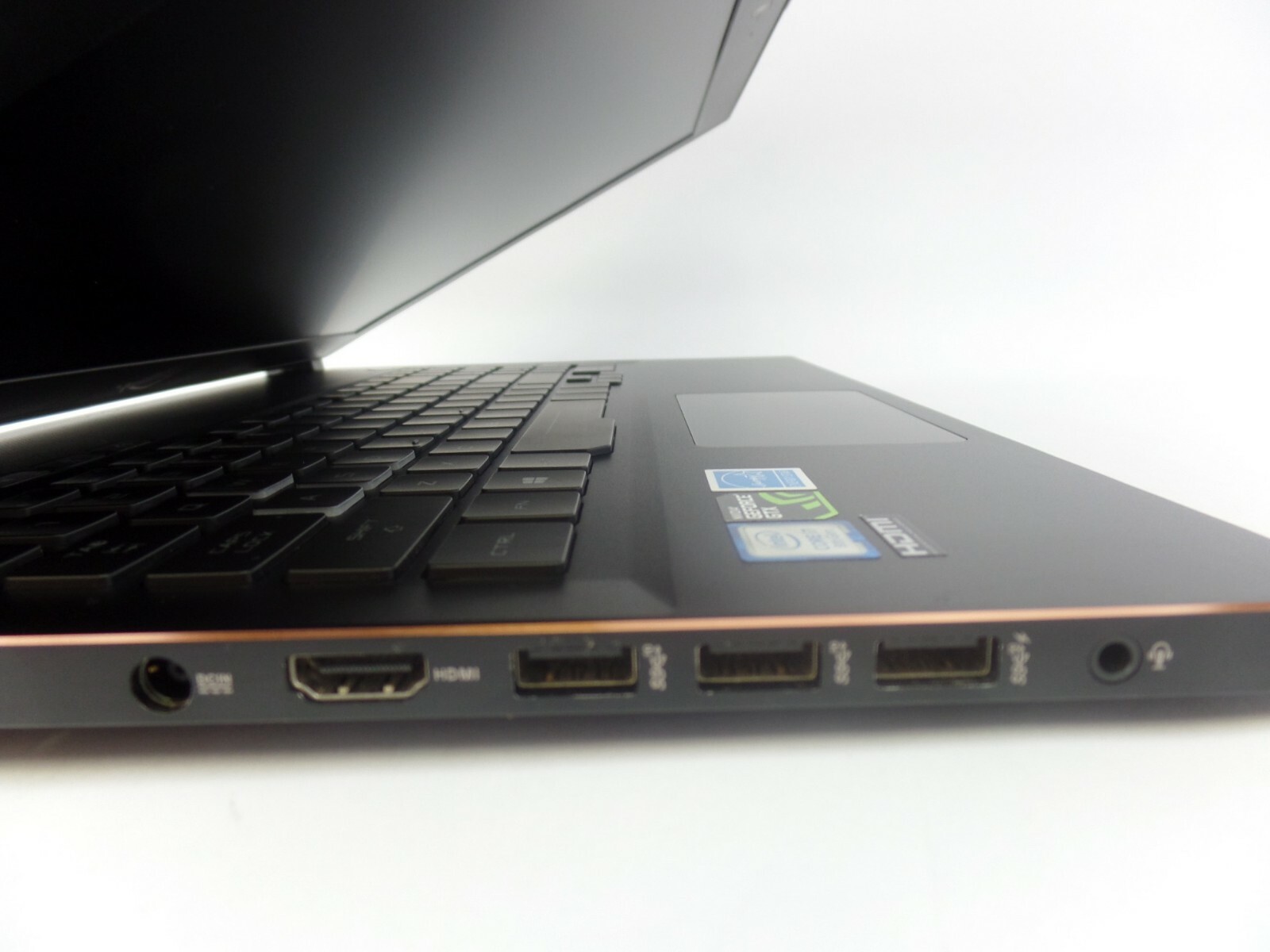 ASUS ROG GU501GM BI7N8 15.6in. Core i7 8750H 16 GB RAM 128GB SSD and 1 TB Hybrid