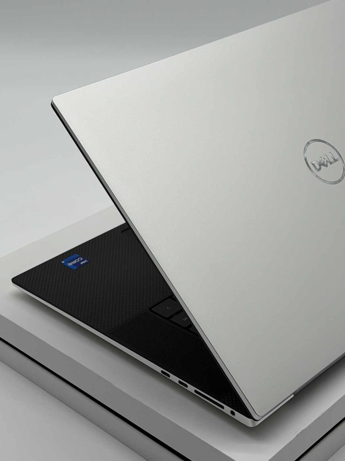 Dell XPS 17 9730 4K TOUCH i9-13900H✓64GB RAM✓1TB ✓Nvidia RTX 4070✓100% BATTERY