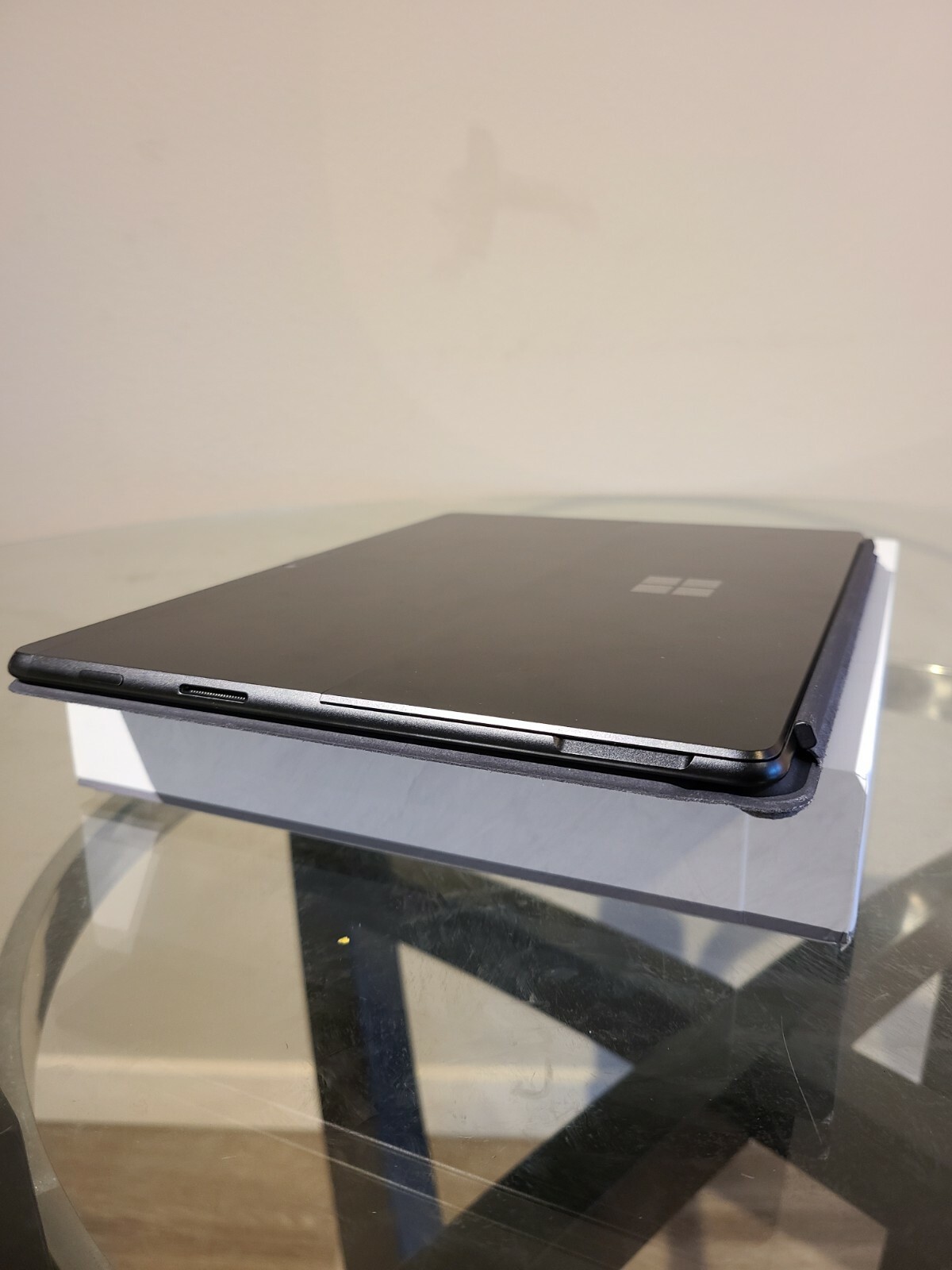 Microsoft Surface Pro X (SQ2) – 16gb RAM- 256GB SSD