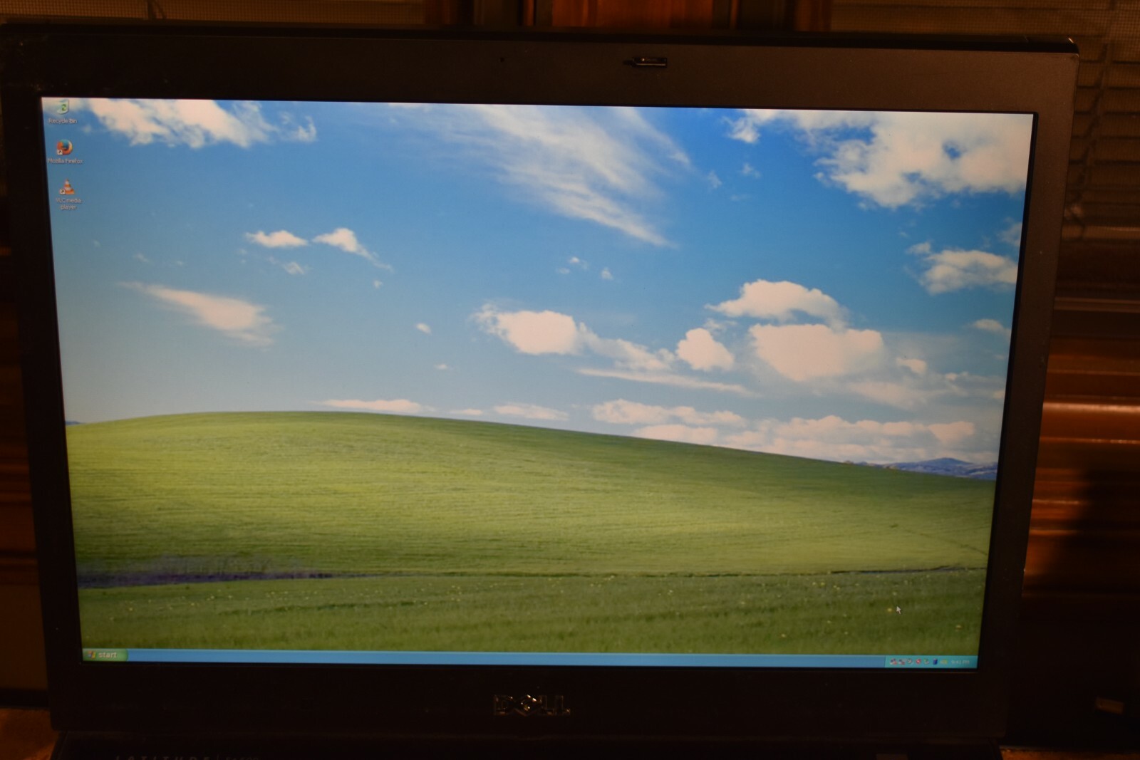 Dell Latitude E6500 P8600 2.4GHz 4GB 320GB WUXGA 1920×1200 Windows XP NVidia NVS