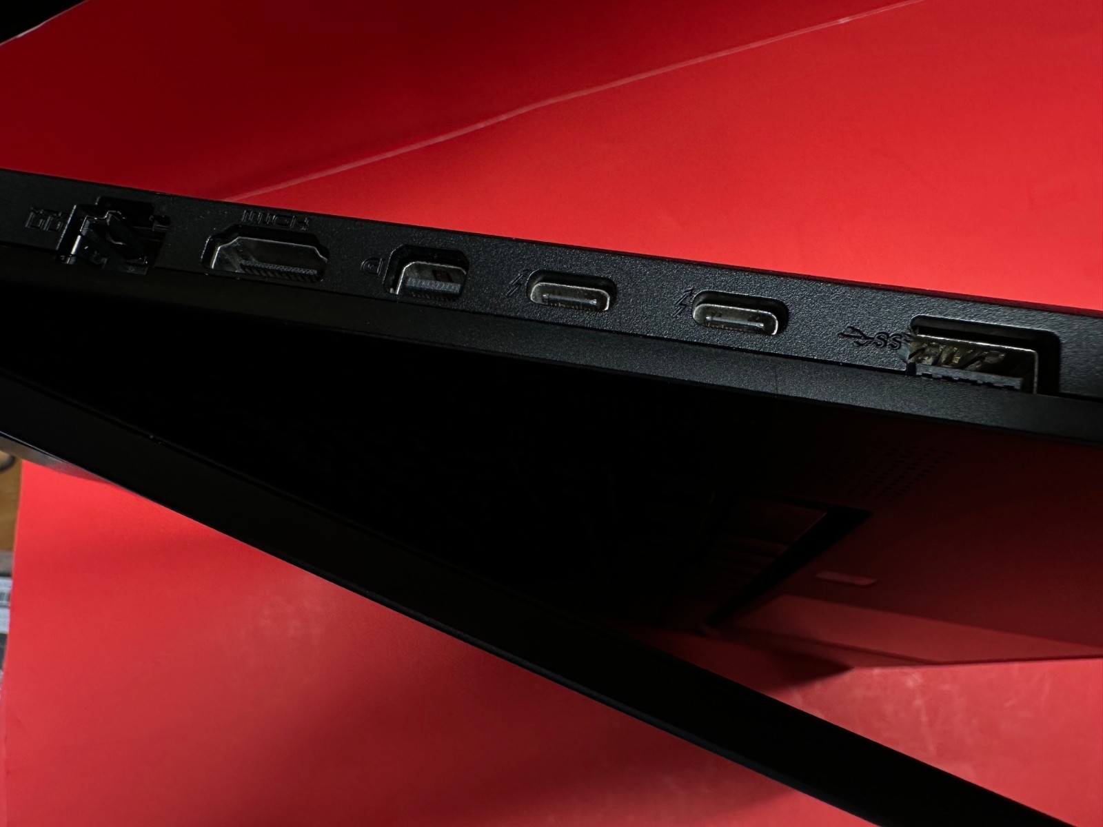 MSI Titan GT77HX Titan GT77HX – i9‑12900H No Drives – No Ram- Parts / Fix
