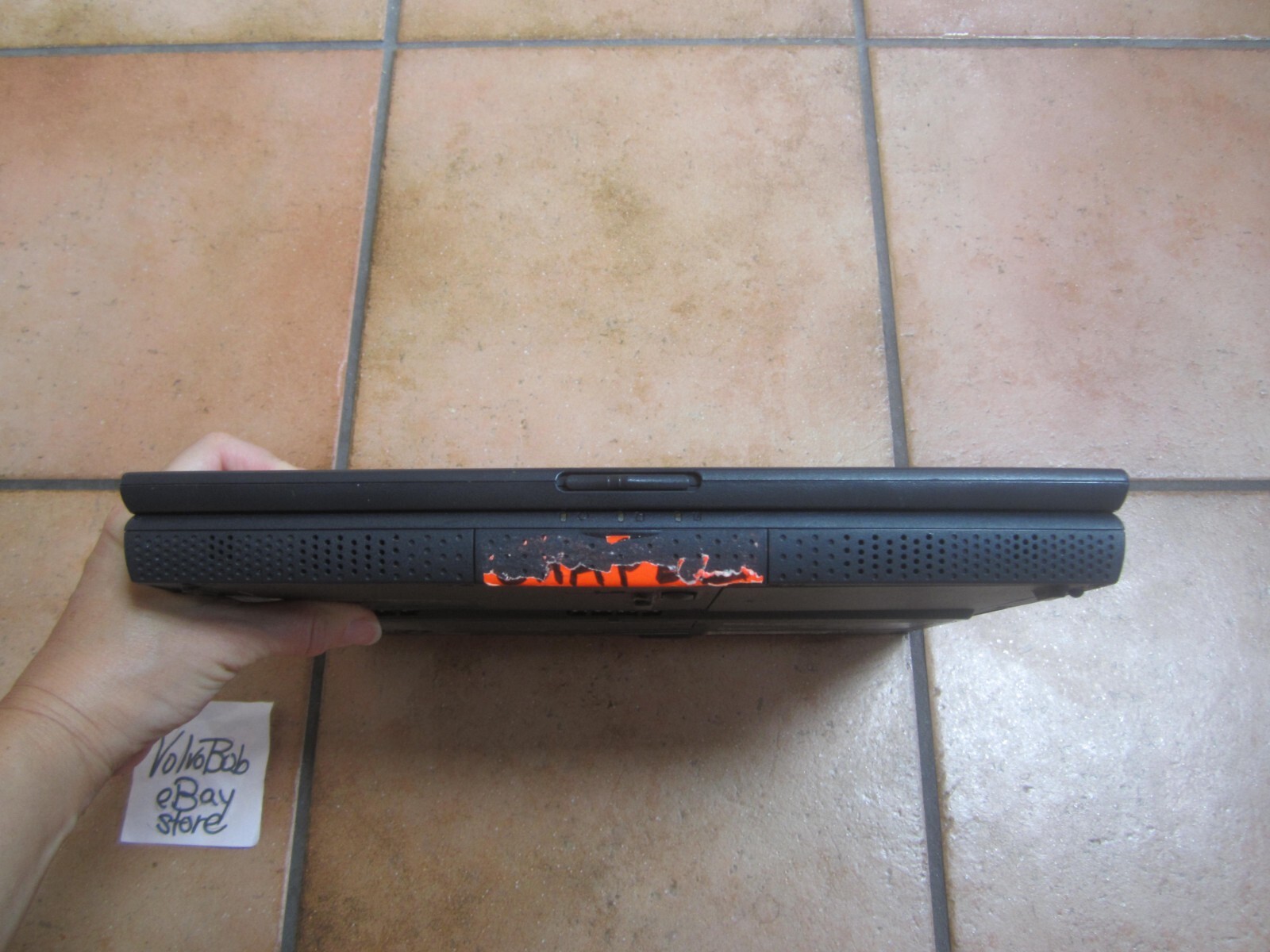 DELL INSPIRON 2650 LAPTOP 256MBRAM 30GBHD SCREEN INTACT BAD BATT NO CORD – PARTS