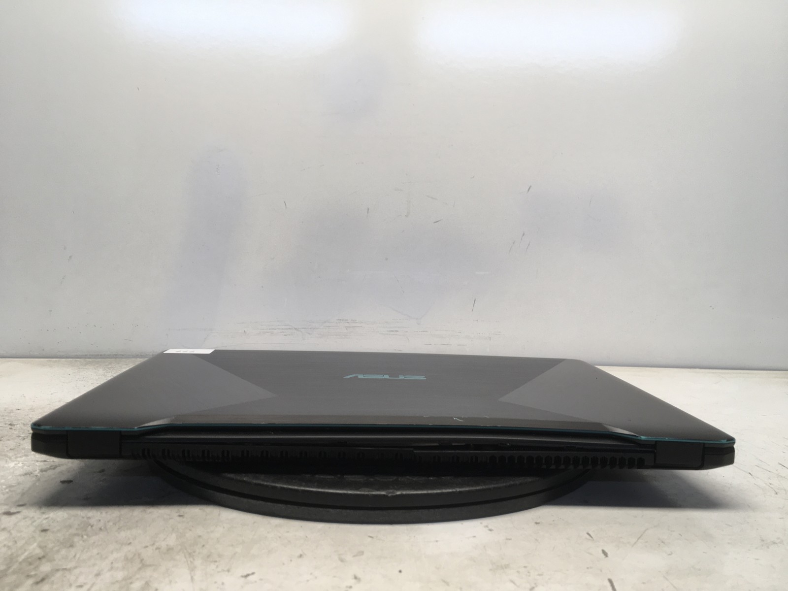 Asus K570UD-ES54 Intel i5-8250U 1.6GHz 8 GB NO HDD No Batt GTX 1050