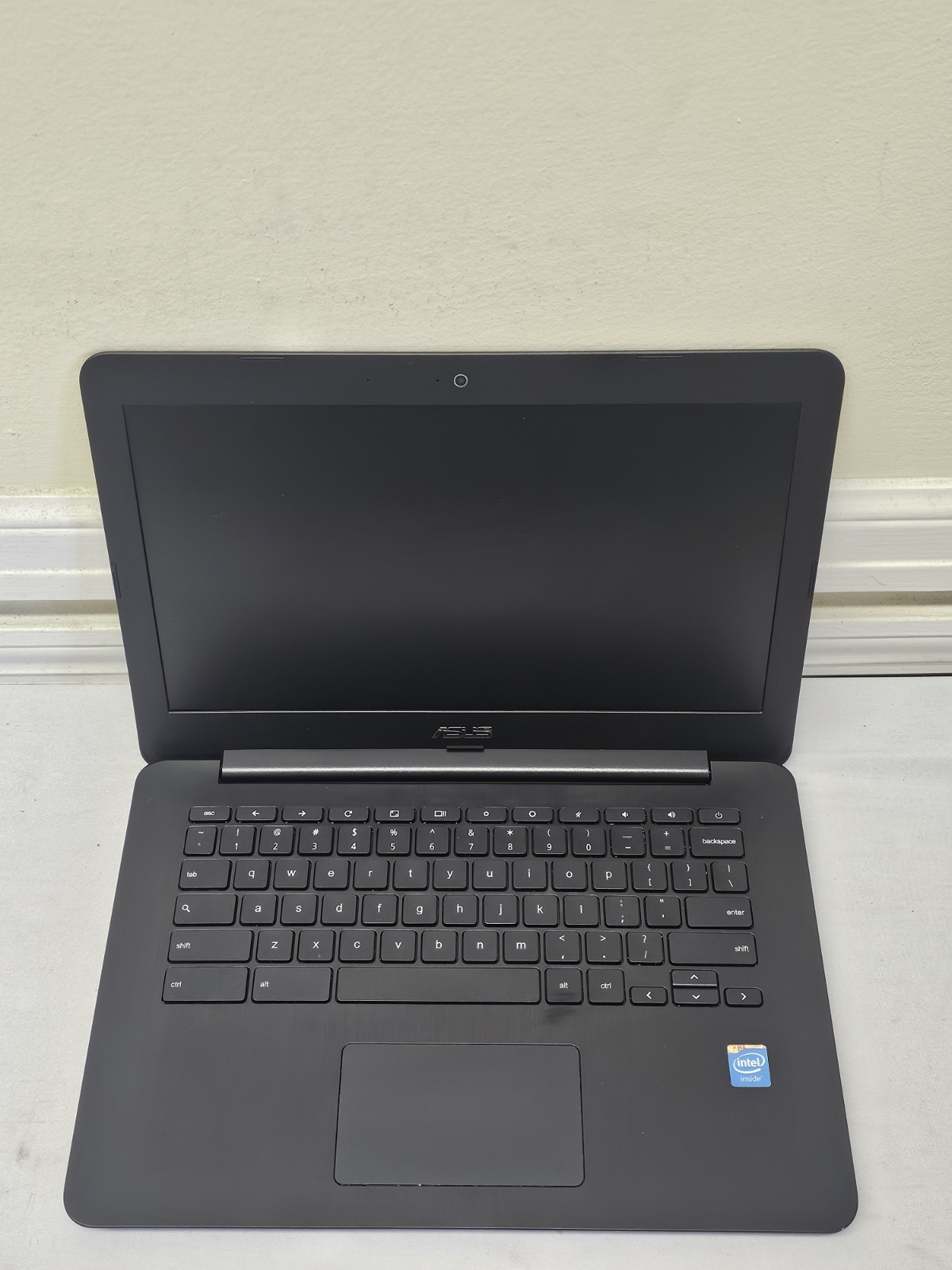 ASUS Chromebook C300M Laptop – Intel Celeron N2830 – NO BATT – Read Desc.
